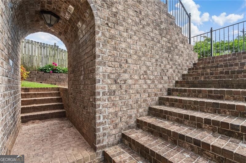 629 Boulevard Ne Property Photo 6