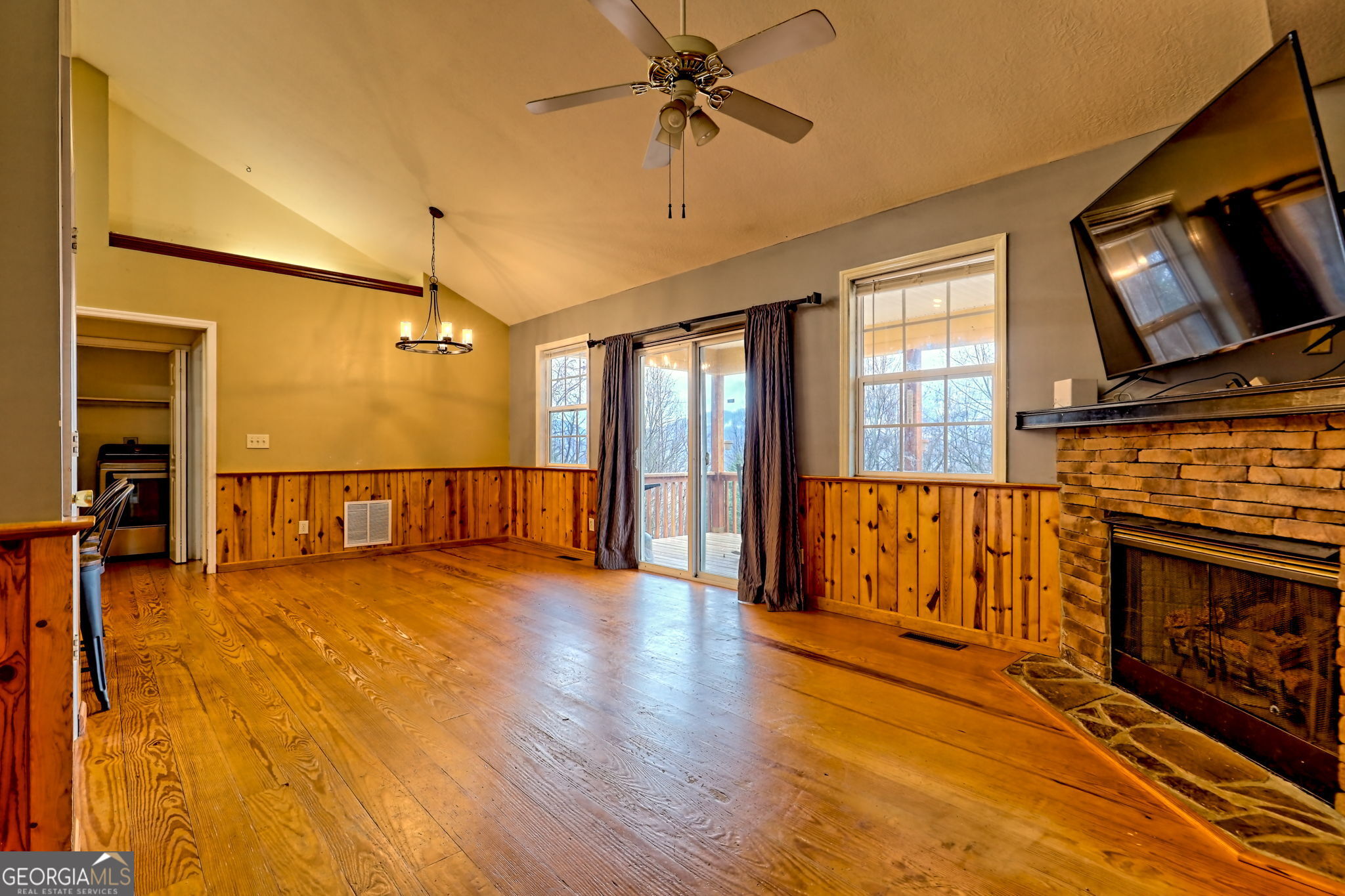 162 Eagles View Valley Property Photo 70