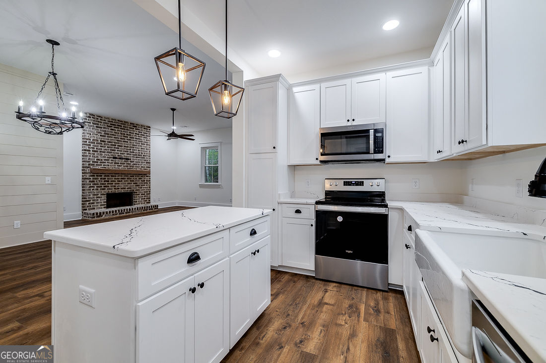 610 N Rogers Street Property Photo 17