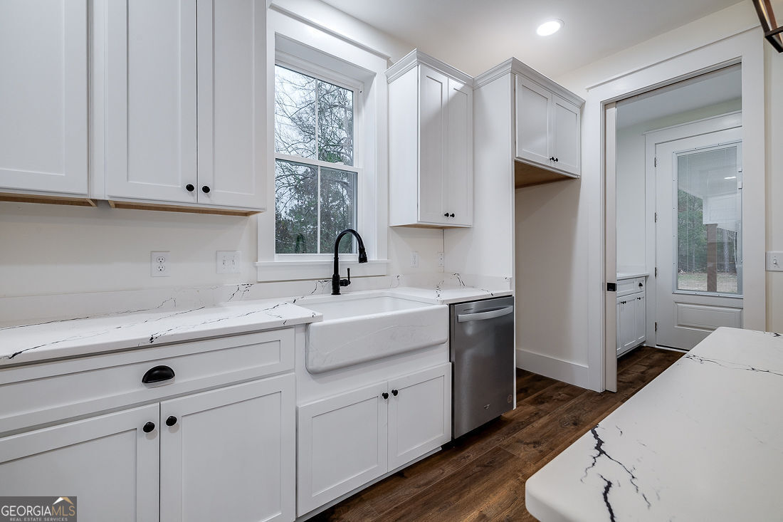 610 N Rogers Street Property Photo 19