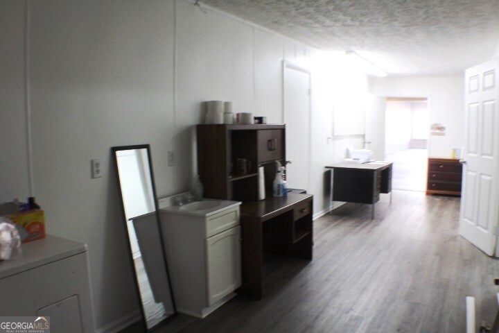 112 Main Street Se Property Photo 12