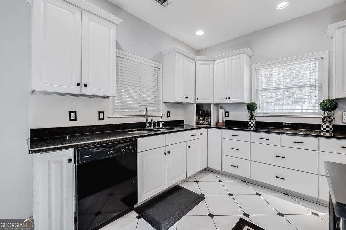 100 Cypress Drive Property Photo 16