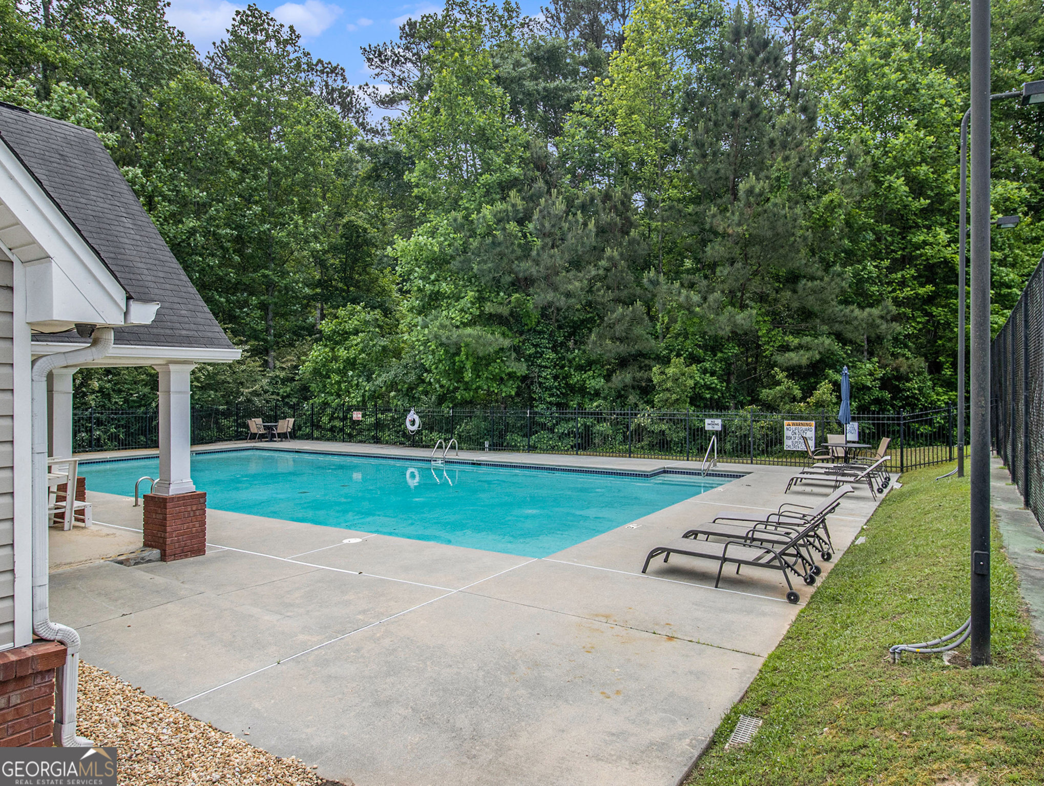 2436 Green Hollow Court Property Photo 6