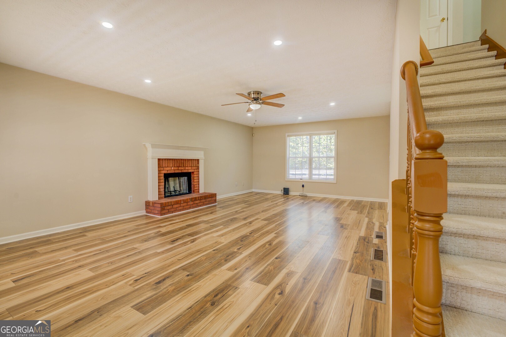 2436 Green Hollow Court Property Photo 11