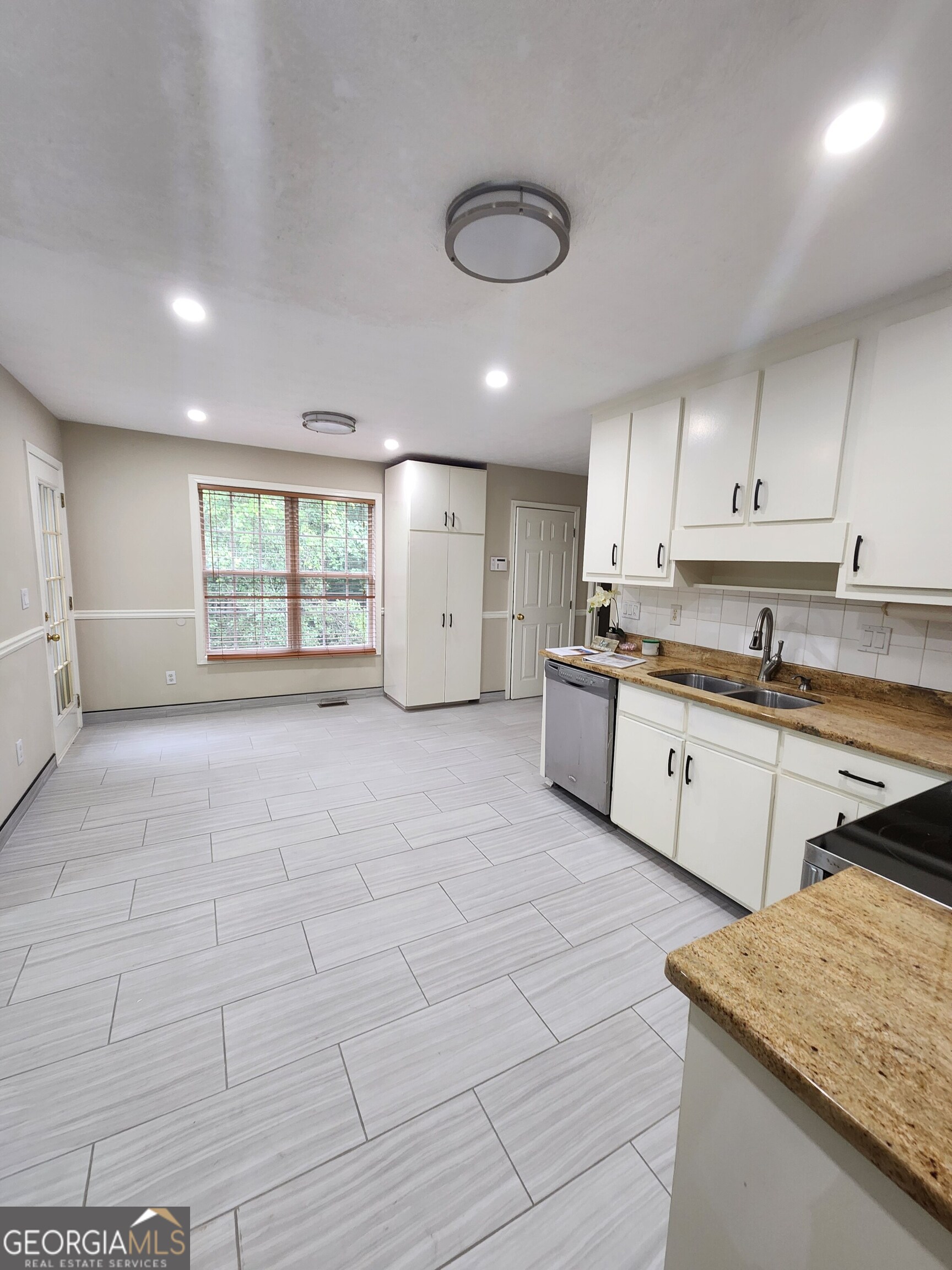 2436 Green Hollow Court Property Photo 16