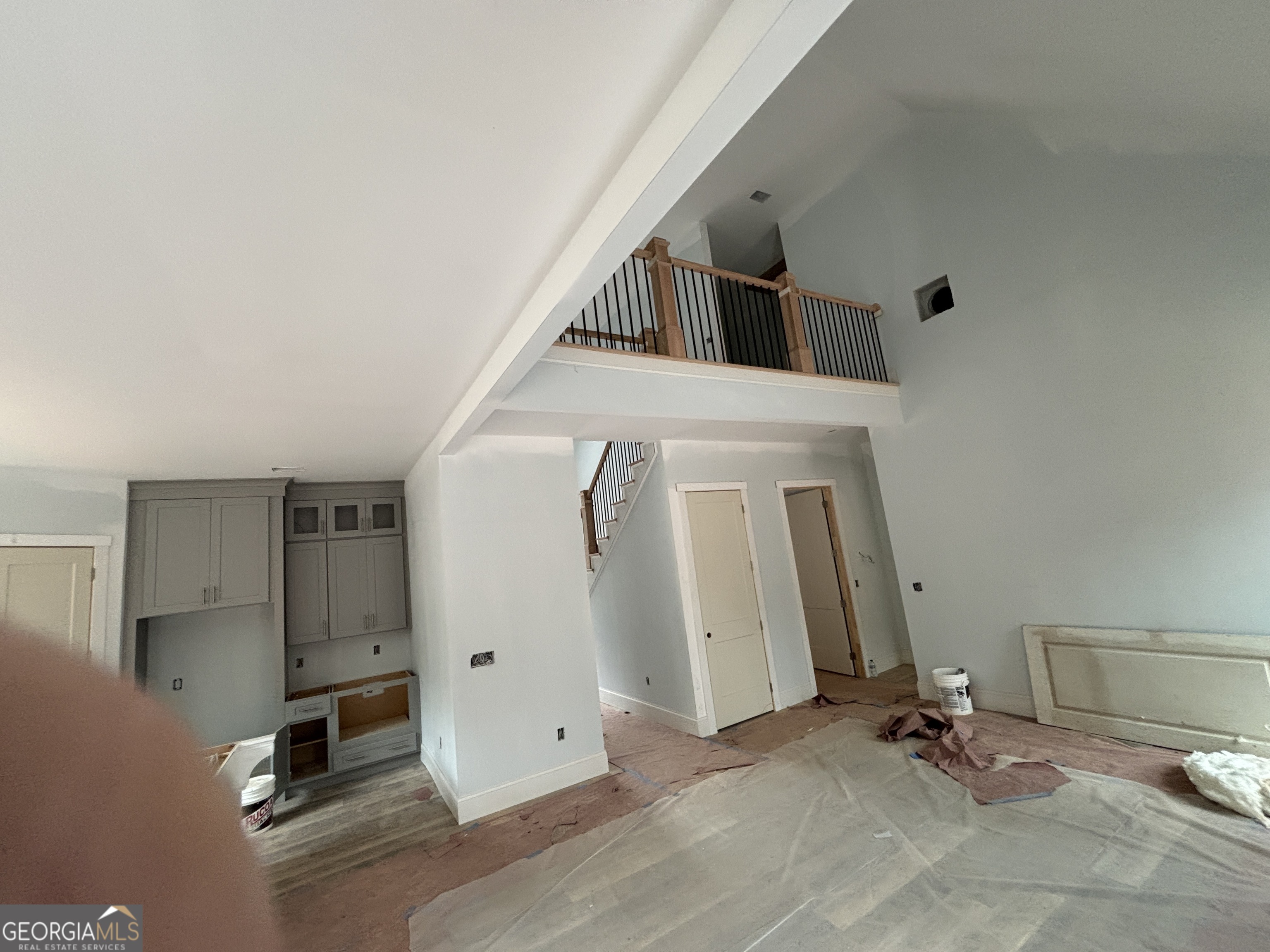5585 Yorkshire Court Property Photo 6