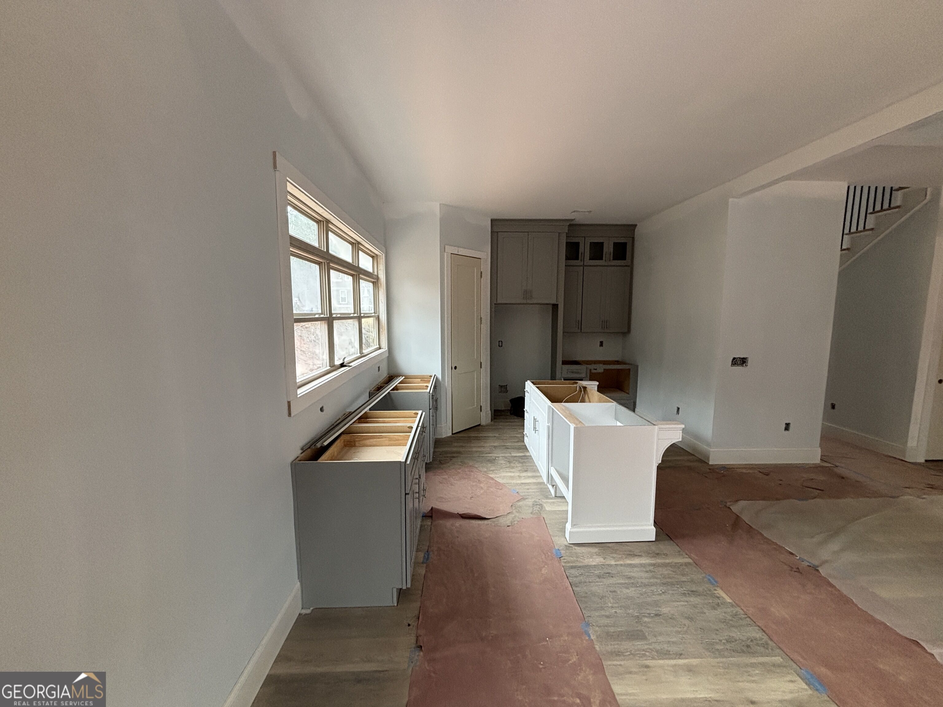 5585 Yorkshire Court Property Photo 10