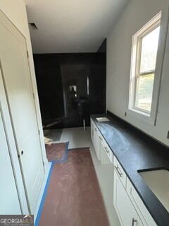 5585 Yorkshire Court Property Photo 14