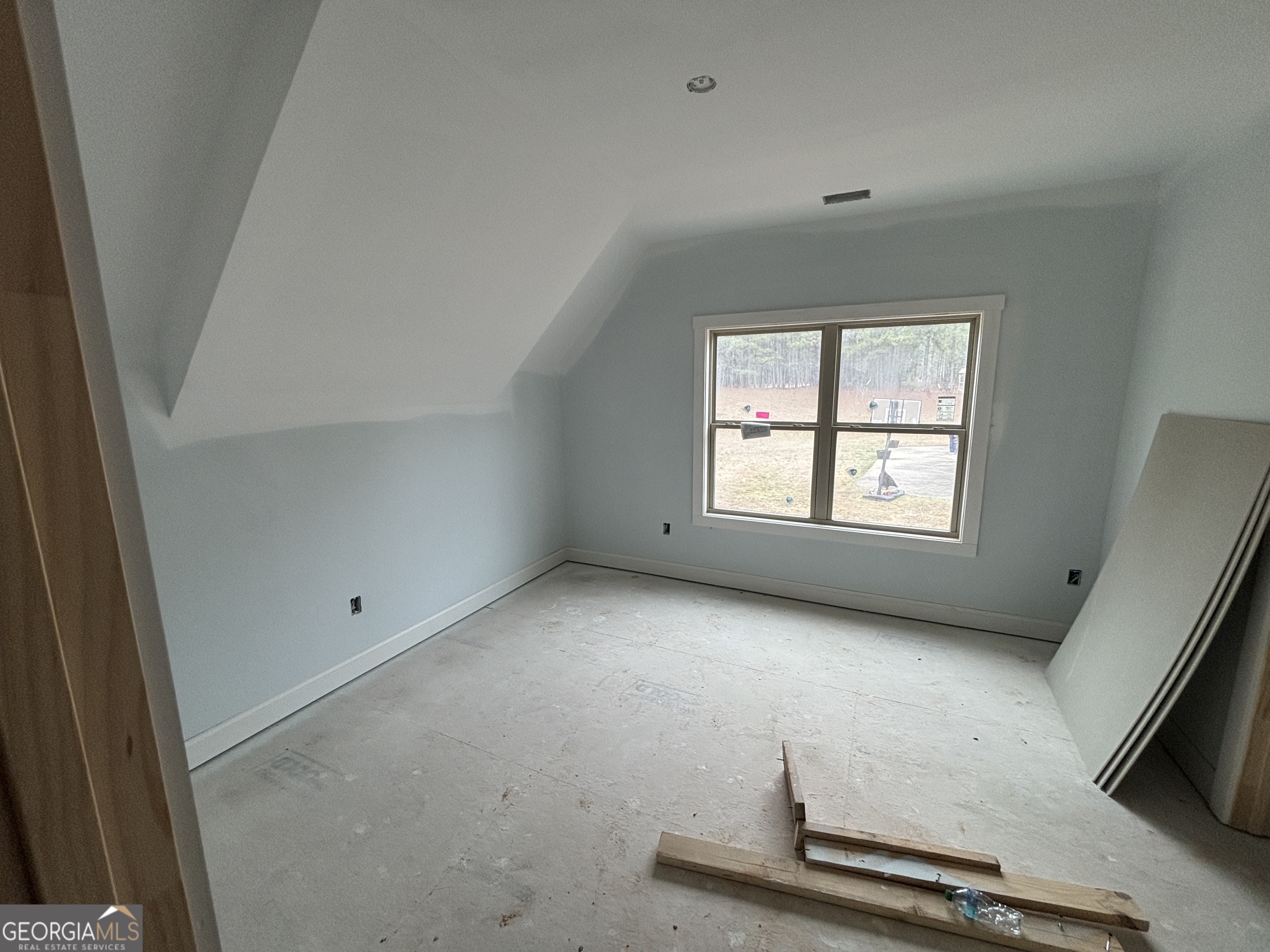 5585 Yorkshire Court Property Photo 18