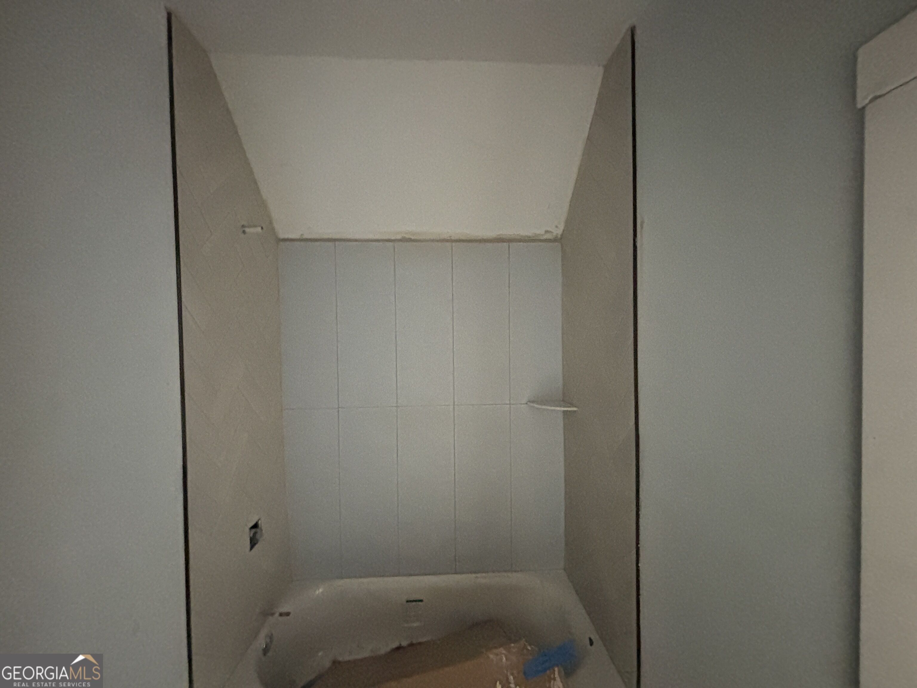 5585 Yorkshire Court Property Photo 22