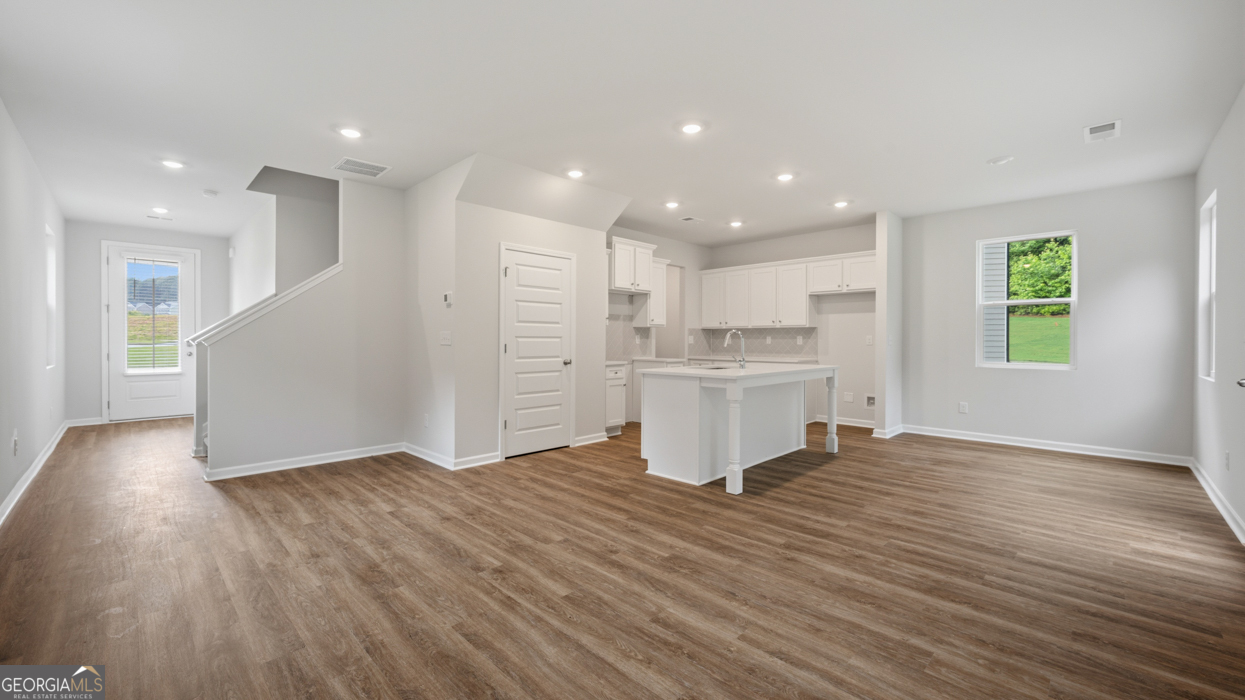 1138 Earlywood Way Property Photo 4