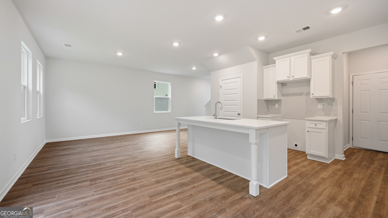 1138 Earlywood Way Property Photo 8