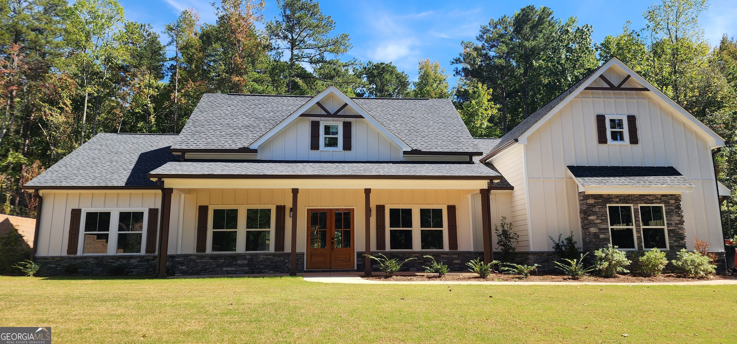 10040 Lakeview Parkway Property Photo 1