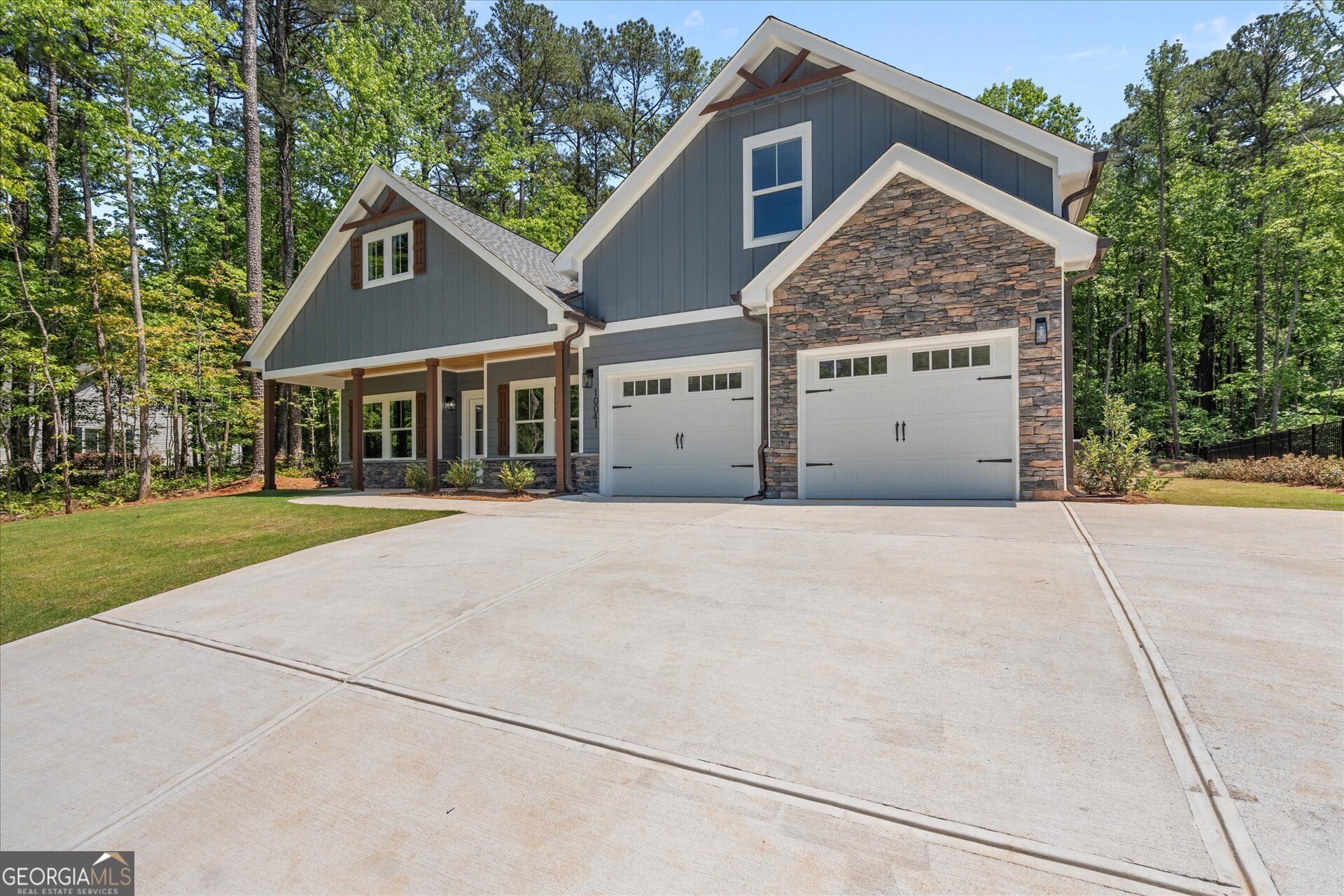 10041 Lakeview Parkway Property Photo 5