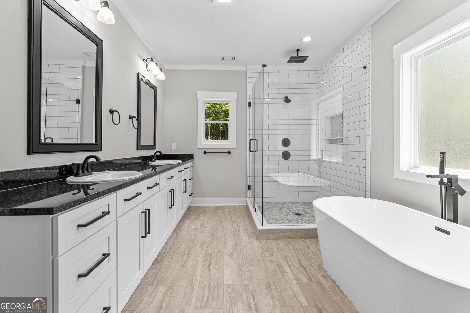10041 Lakeview Parkway Property Photo 21