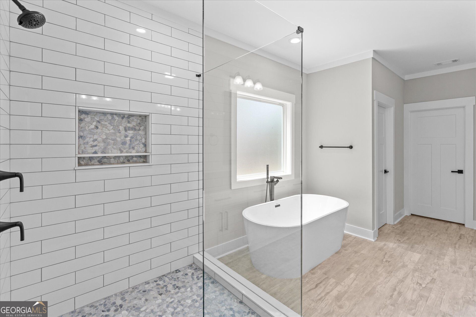 10041 Lakeview Parkway Property Photo 23