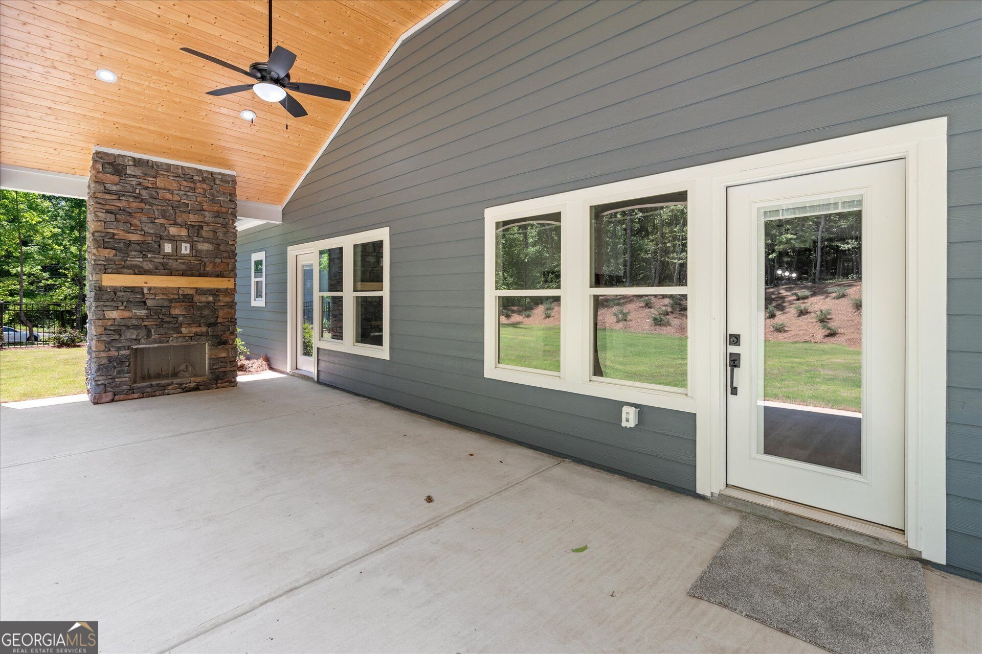 10041 Lakeview Parkway Property Photo 37