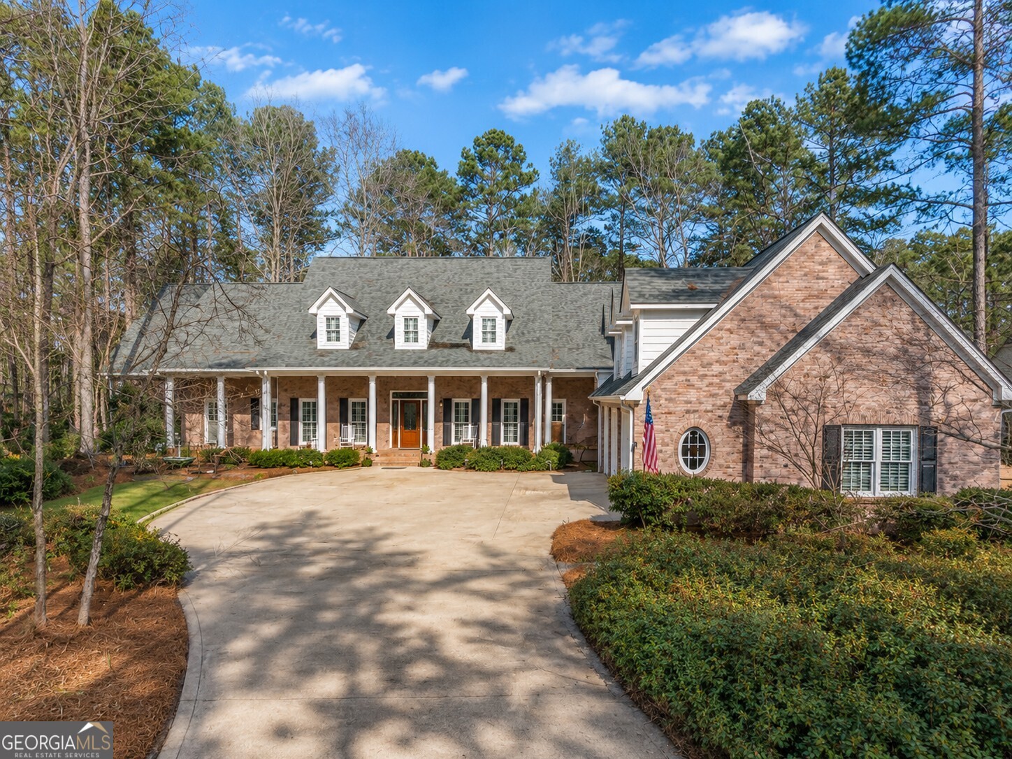 1660 Club Drive Property Photo 1