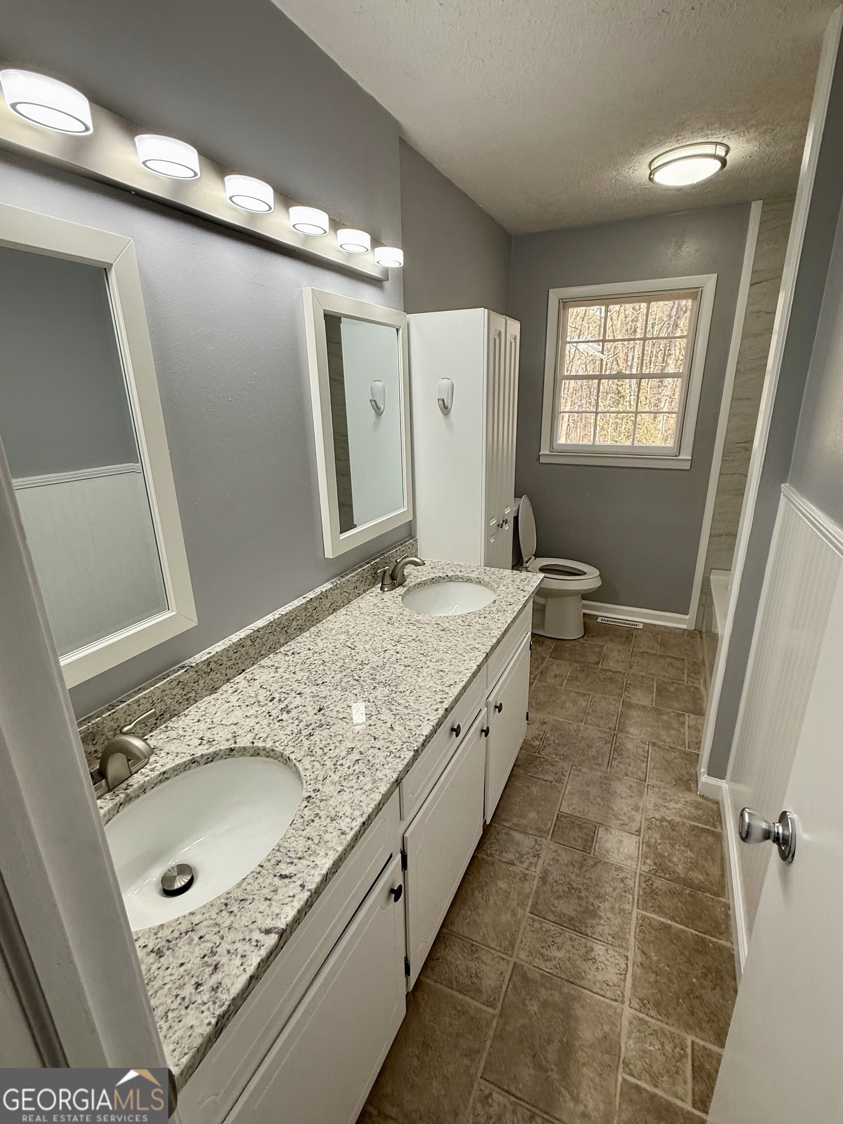90 Hickory Lane Property Photo 3