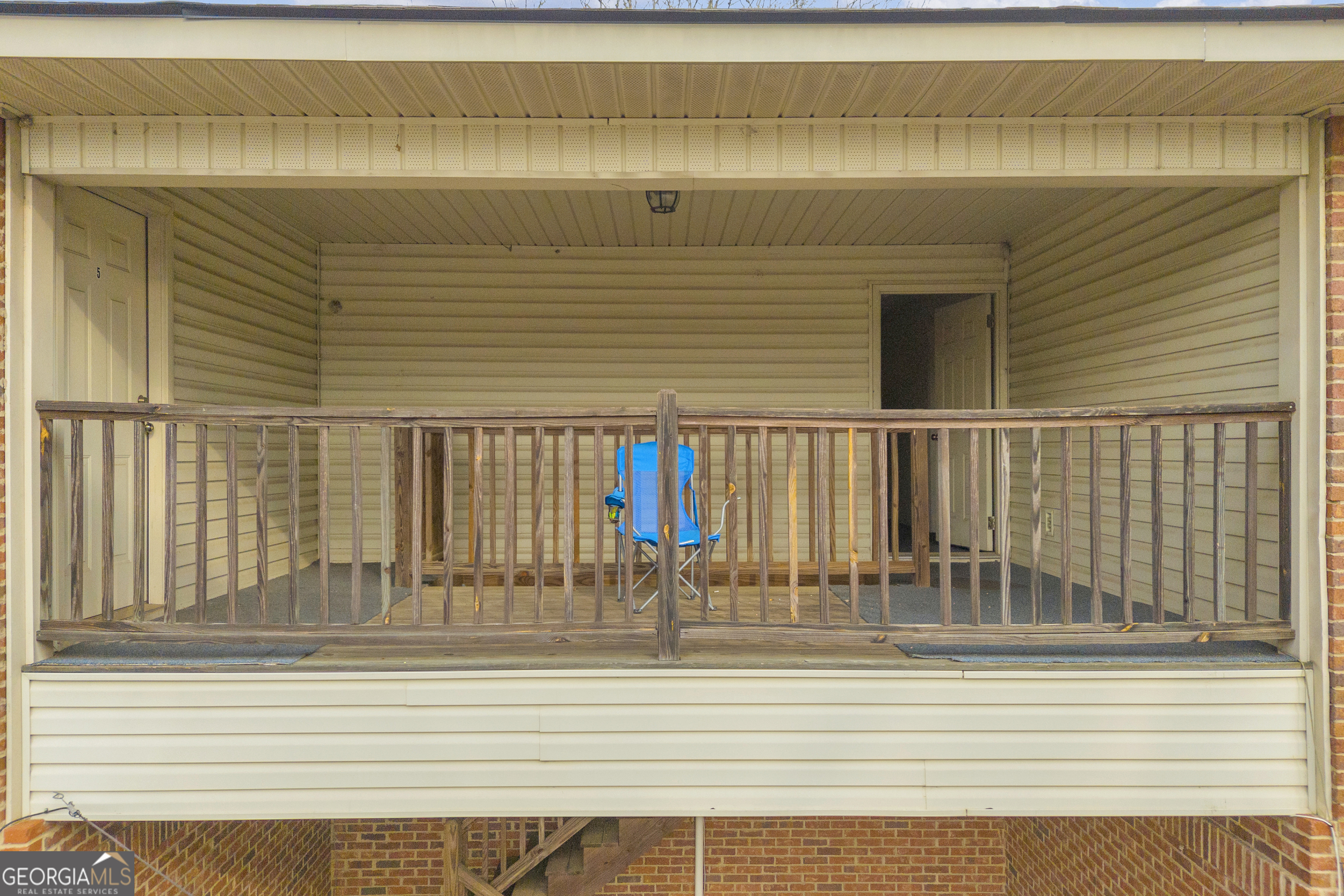 19 Glenn Carrie Property Photo 4