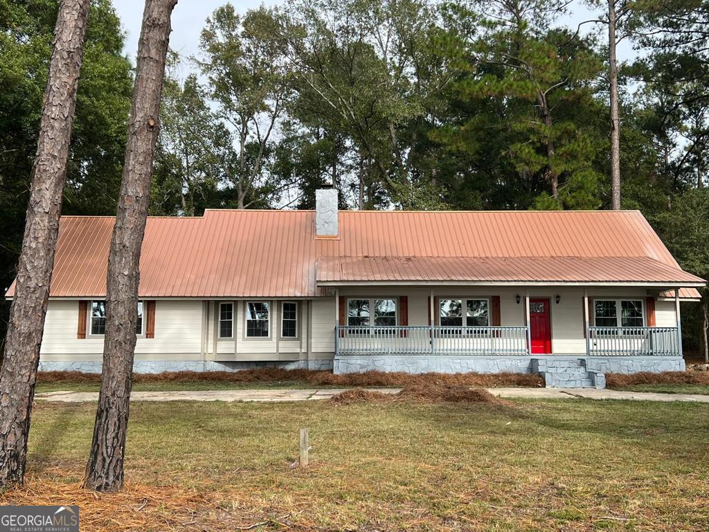 1435 E Lake Drive Property Photo 1