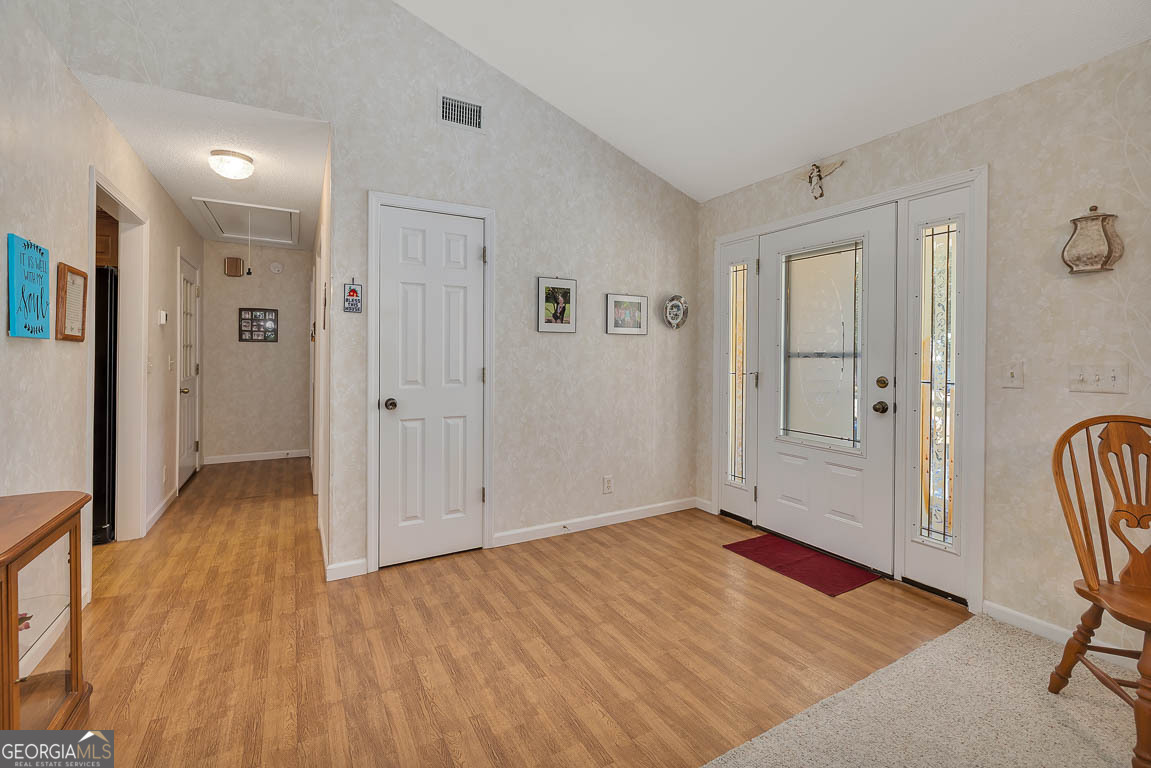 1056 Fiddler Trace Ne Property Photo 2