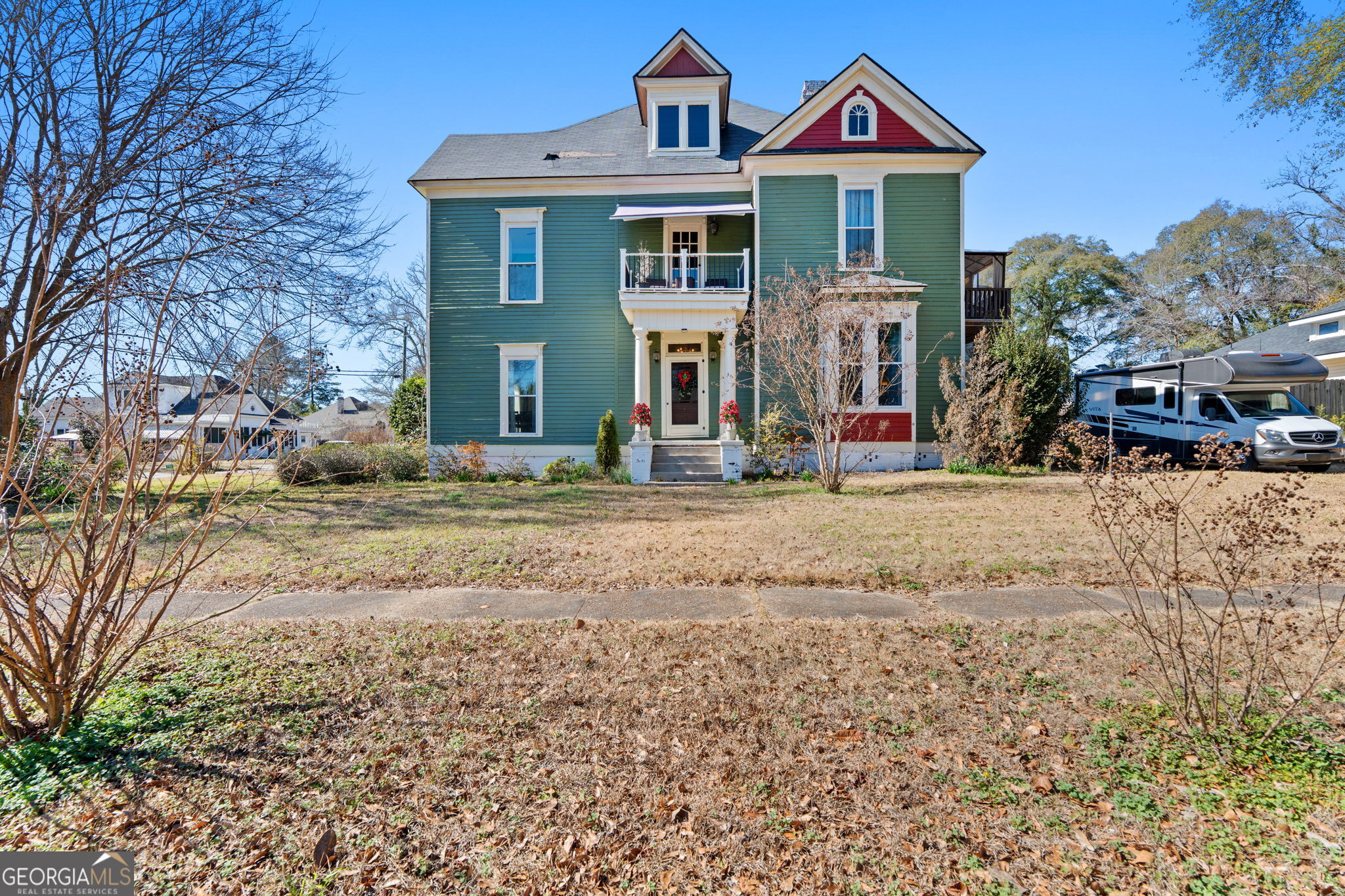 110 E Artesian Avenue Property Photo 1