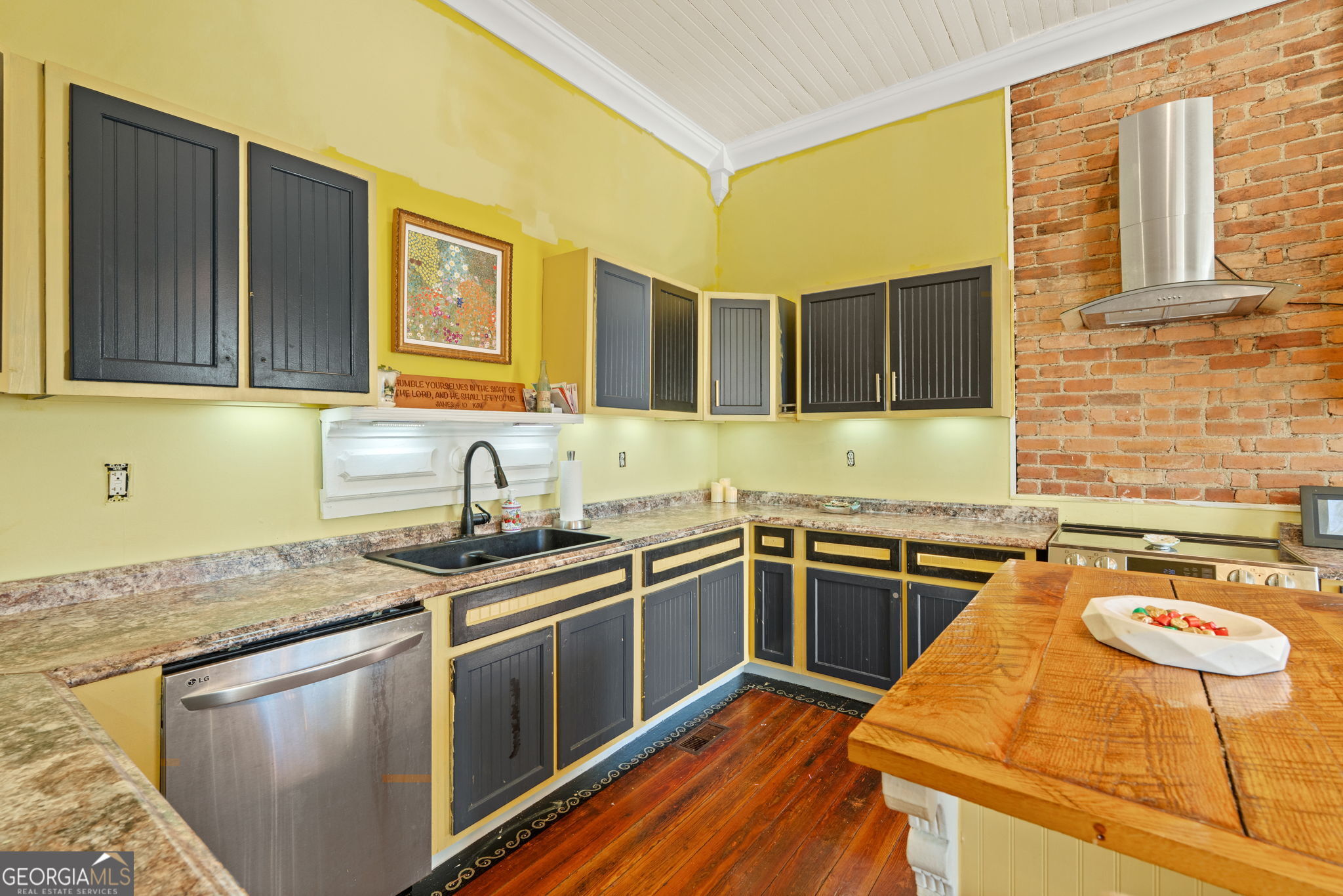 110 E Artesian Avenue Property Photo 12