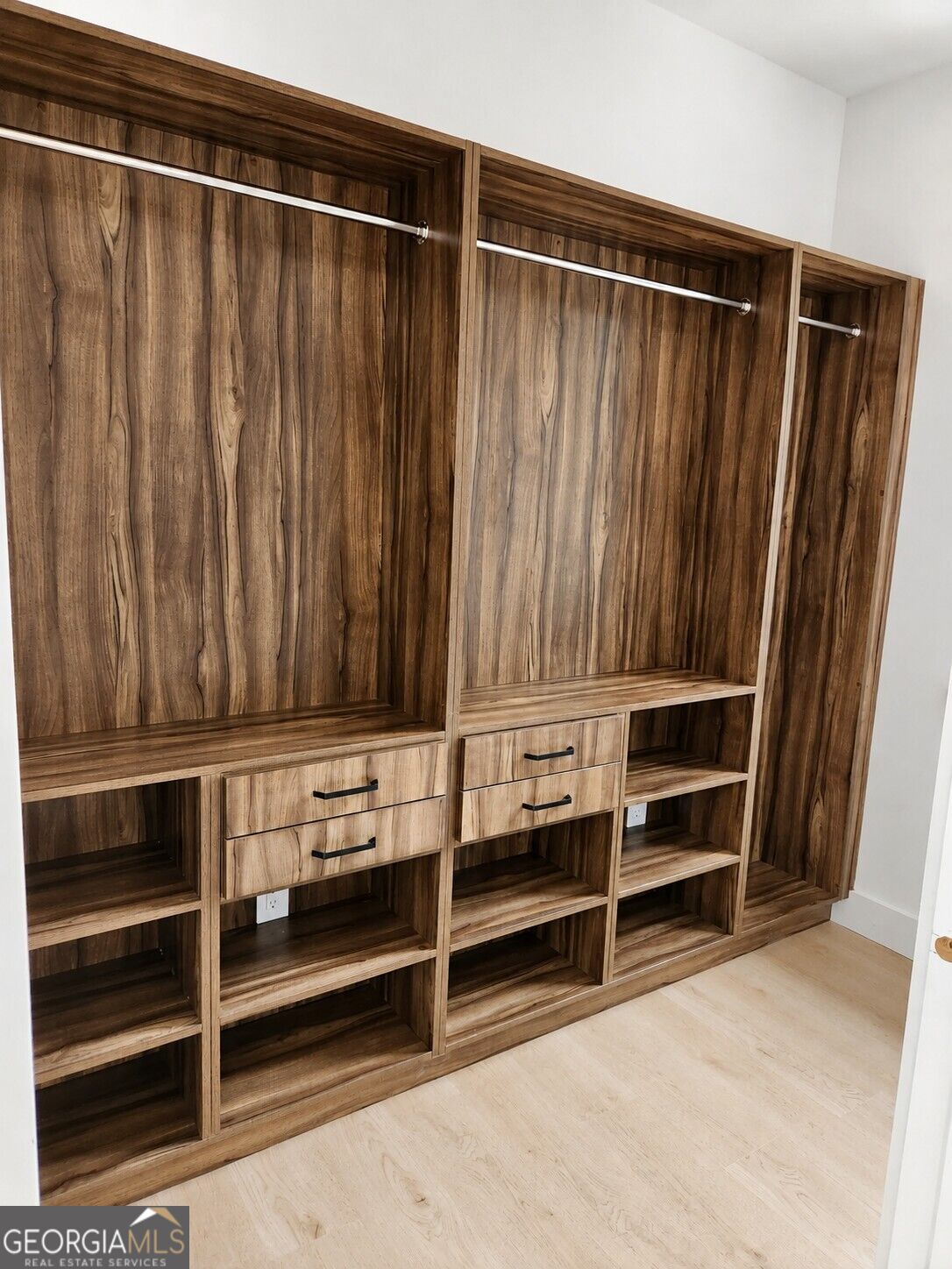 3567 Chelsea Falls Way Property Photo 15