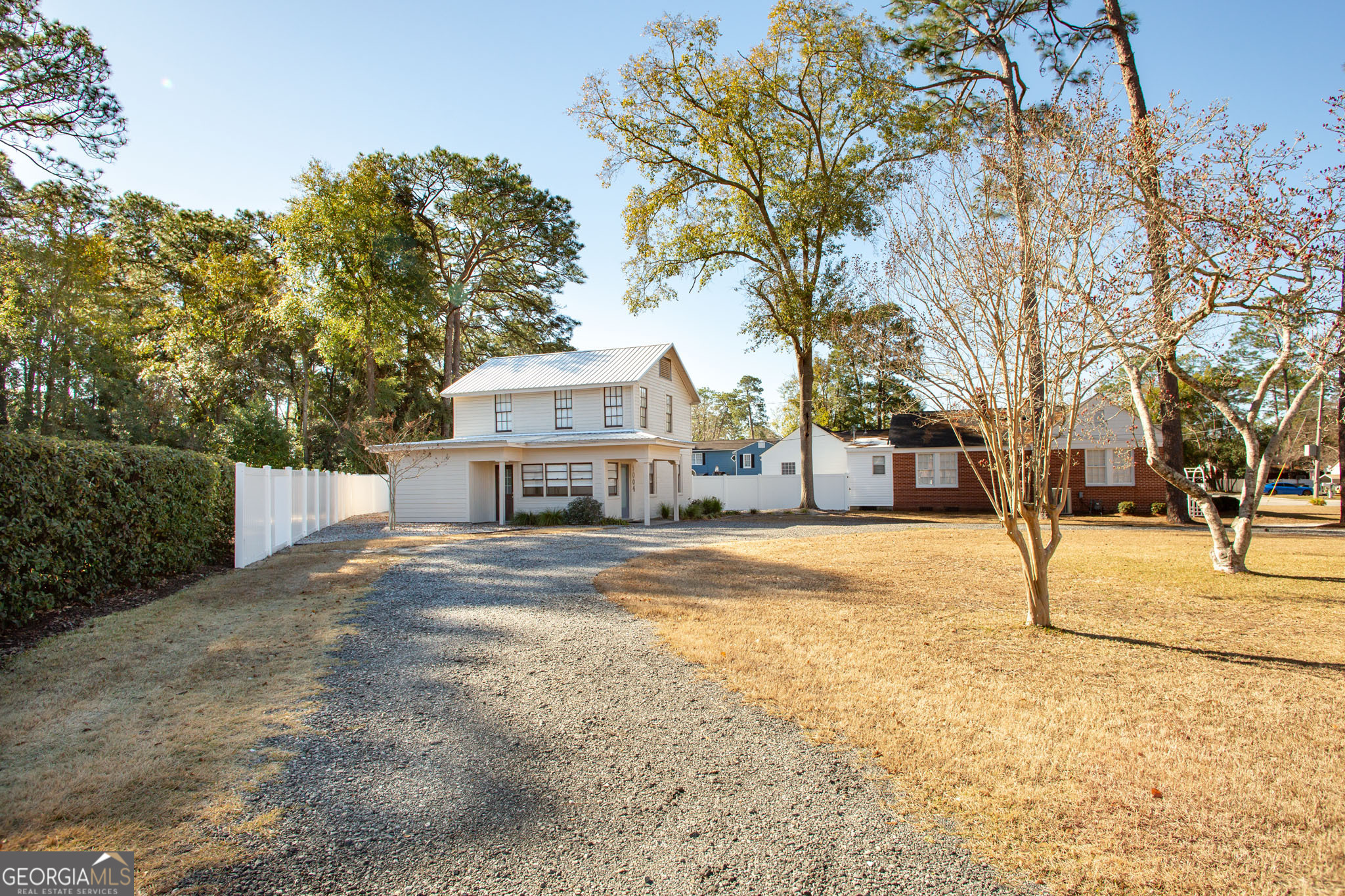 1004 Hill Street Property Photo 2