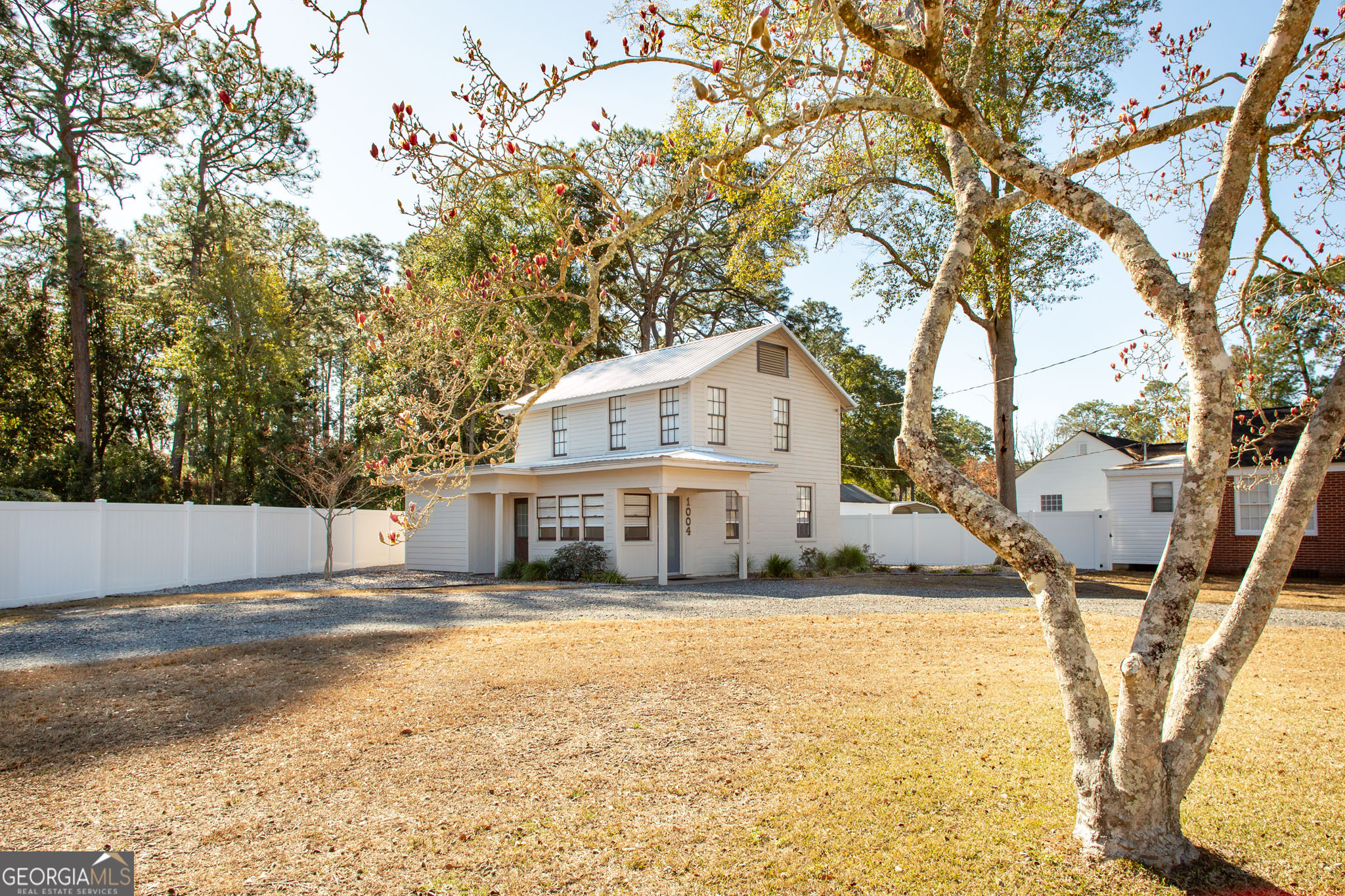 1004 Hill Street Property Photo 3