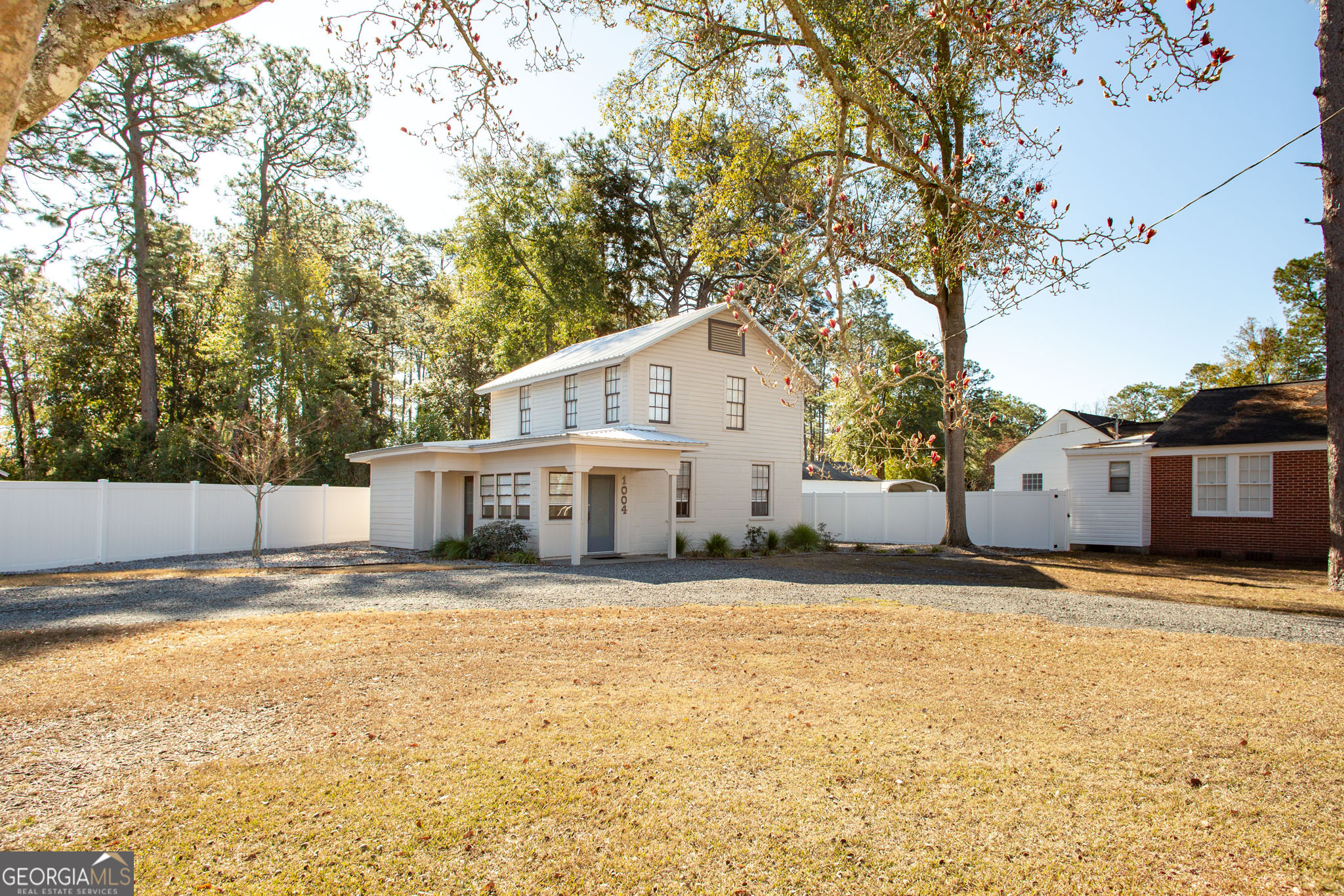 1004 Hill Street Property Photo 4