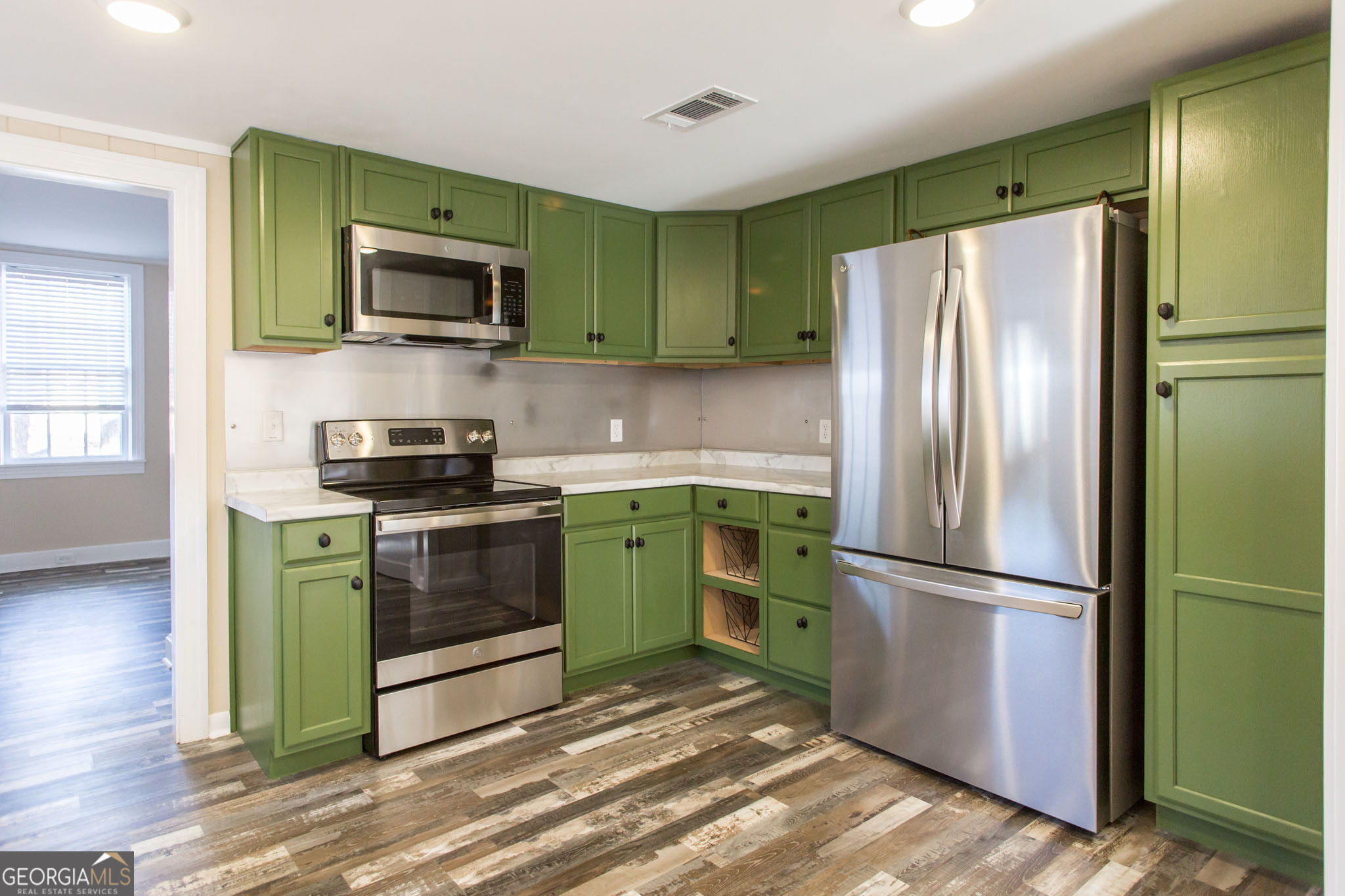 1004 Hill Street Property Photo 10