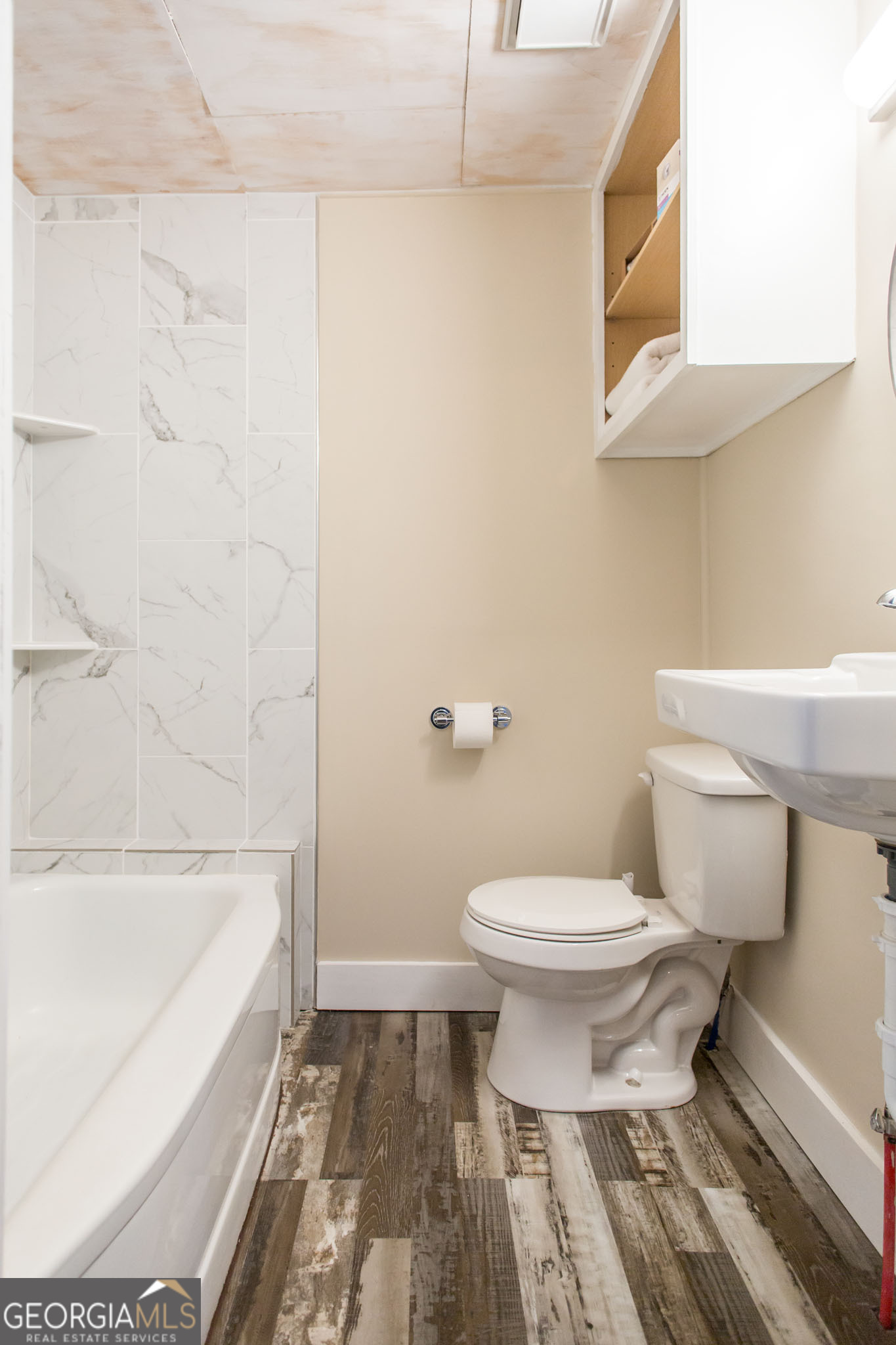 1004 Hill Street Property Photo 28