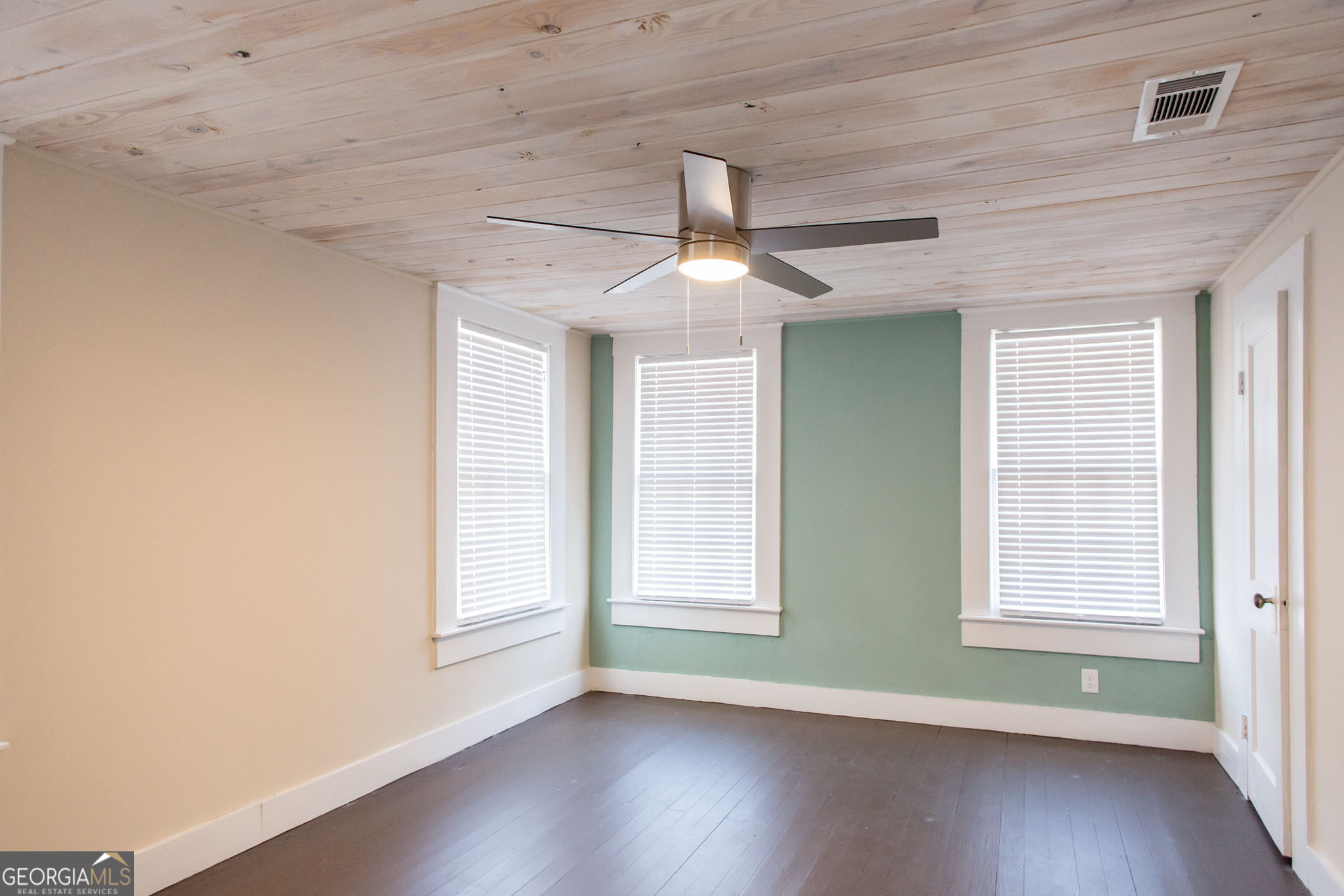 1004 Hill Street Property Photo 30