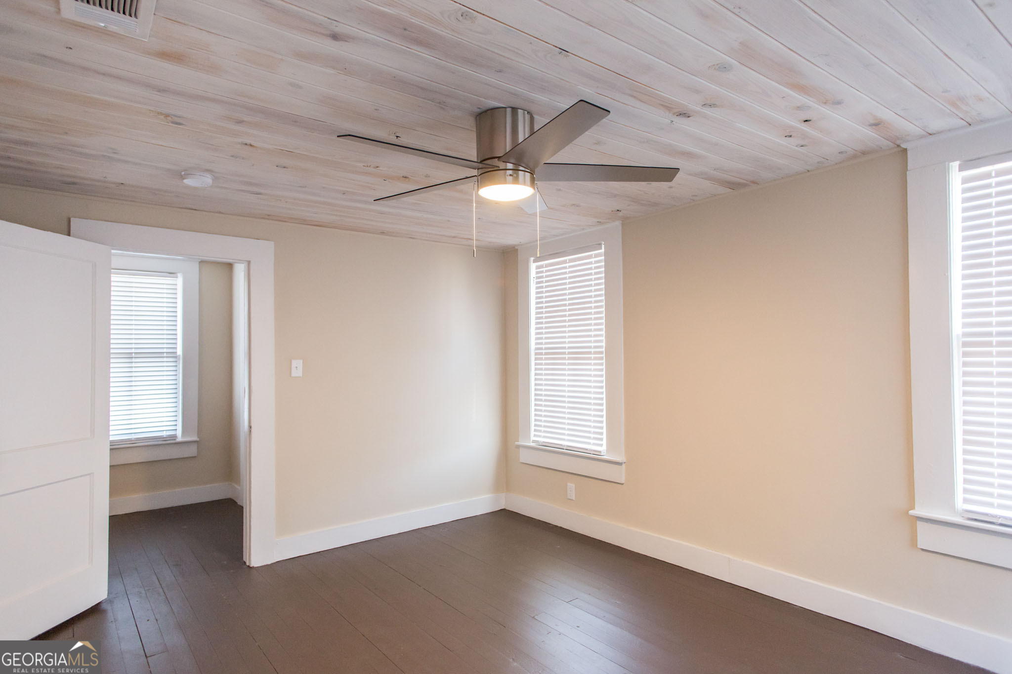 1004 Hill Street Property Photo 31