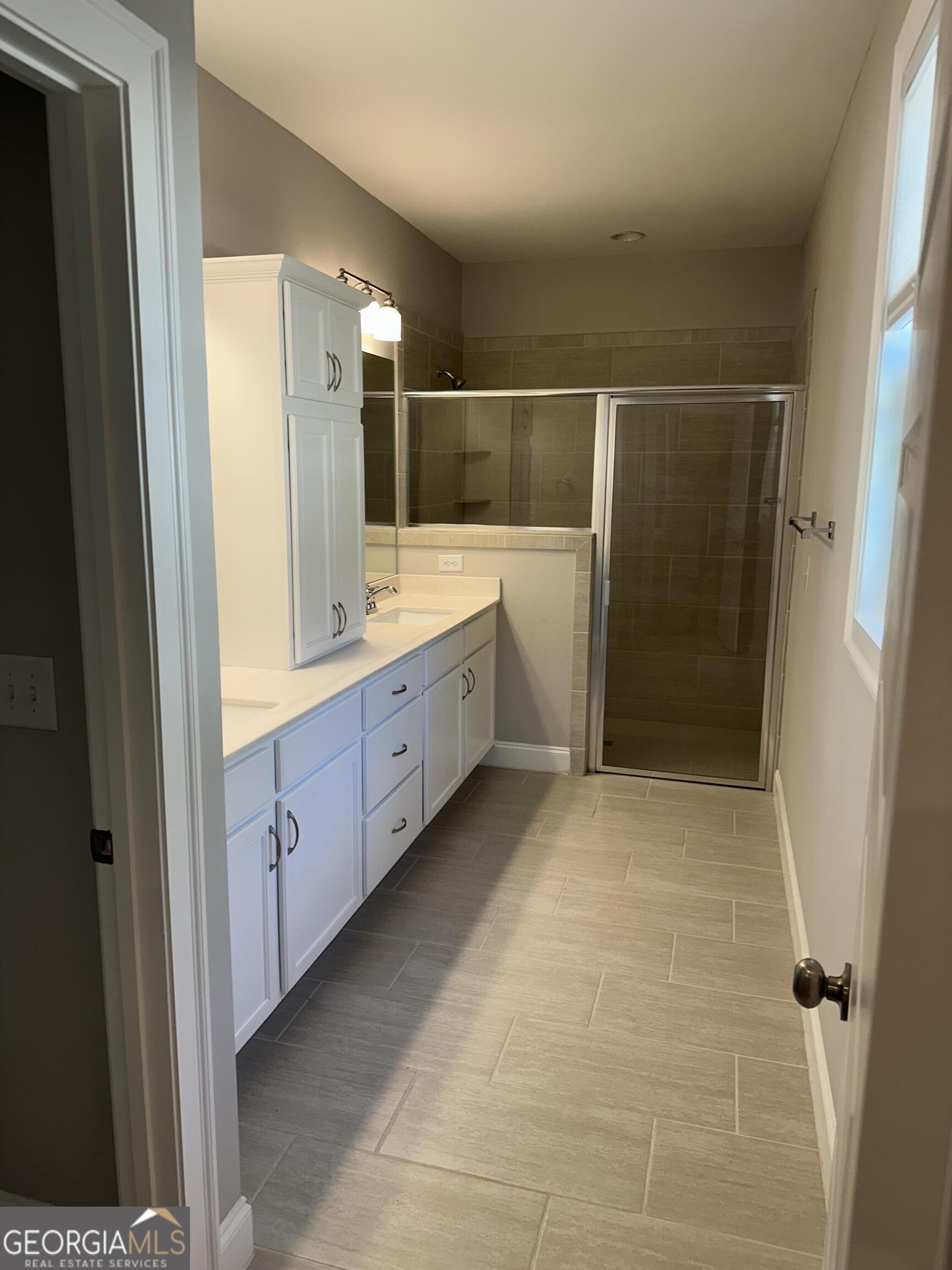 325 Edgewater Drive Property Photo 4