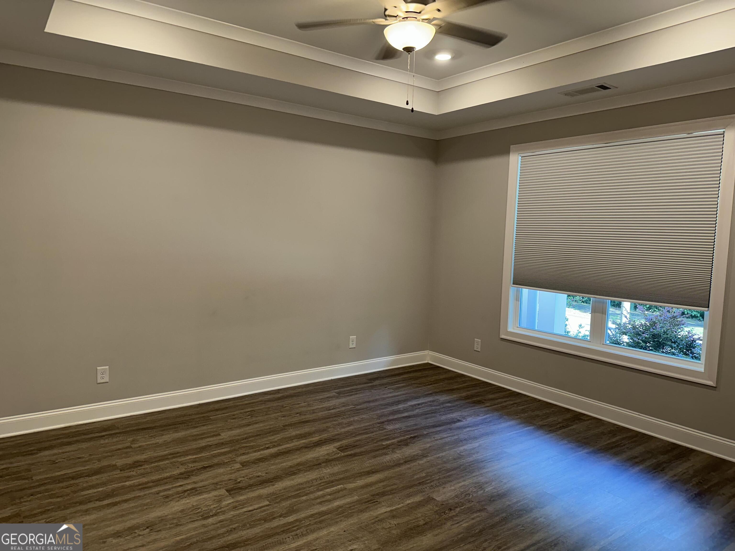 325 Edgewater Drive Property Photo 6