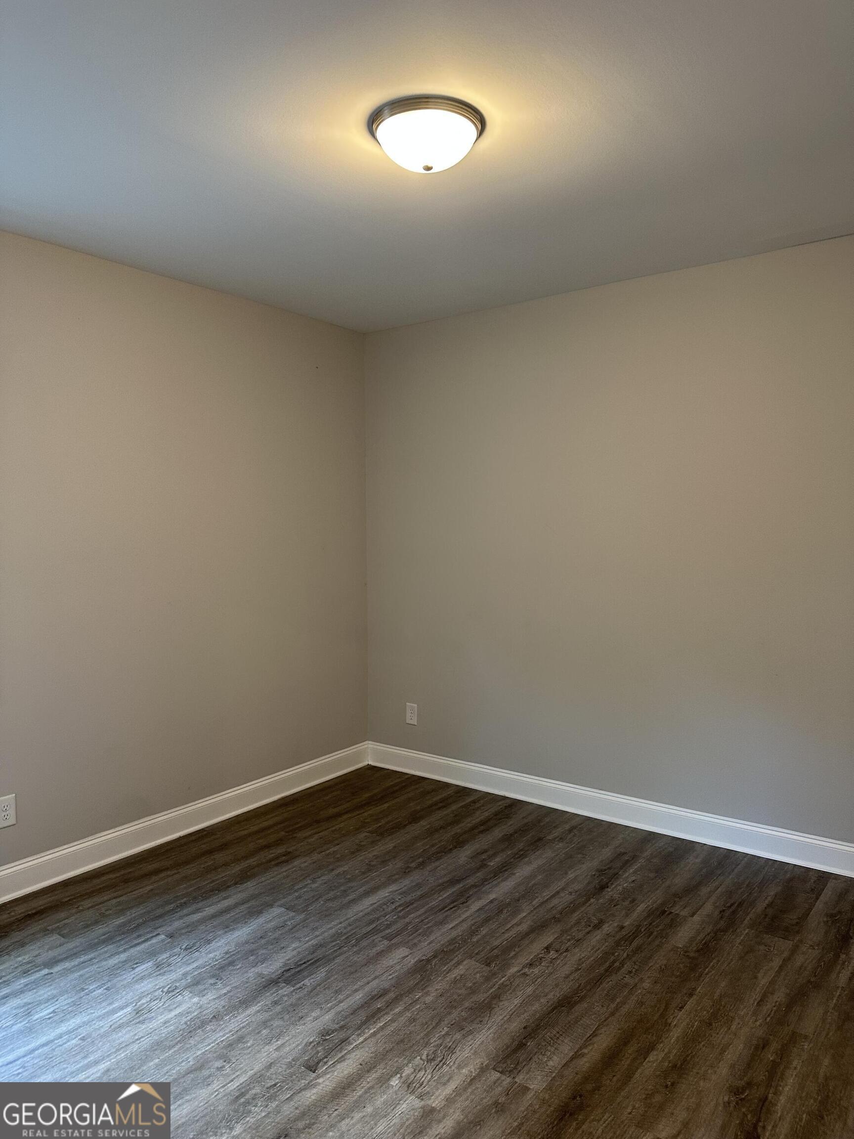 325 Edgewater Drive Property Photo 8