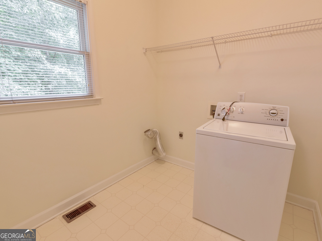 2613 Winterthur Main Nw Property Photo 28