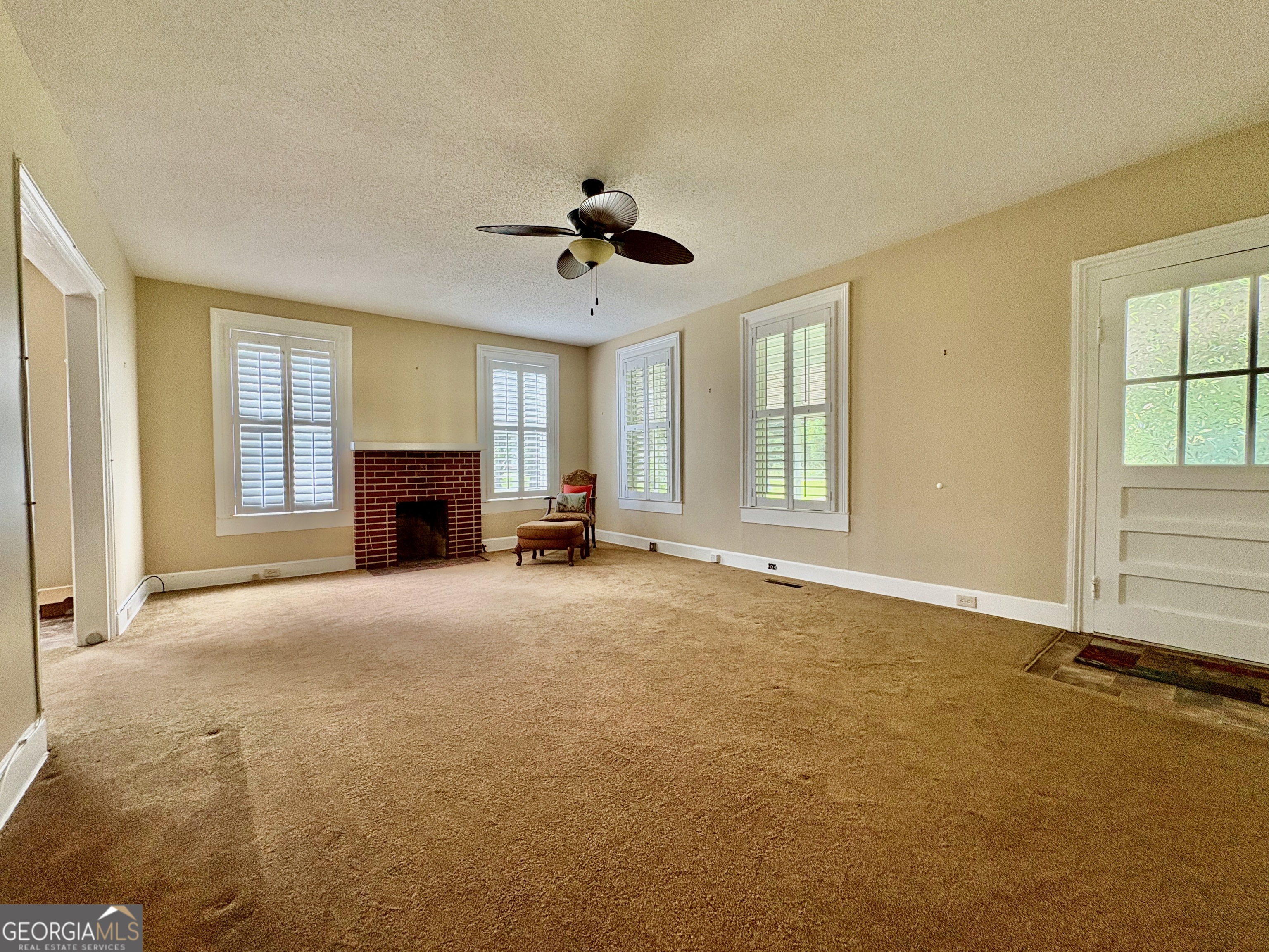 205 White Road Property Photo 5