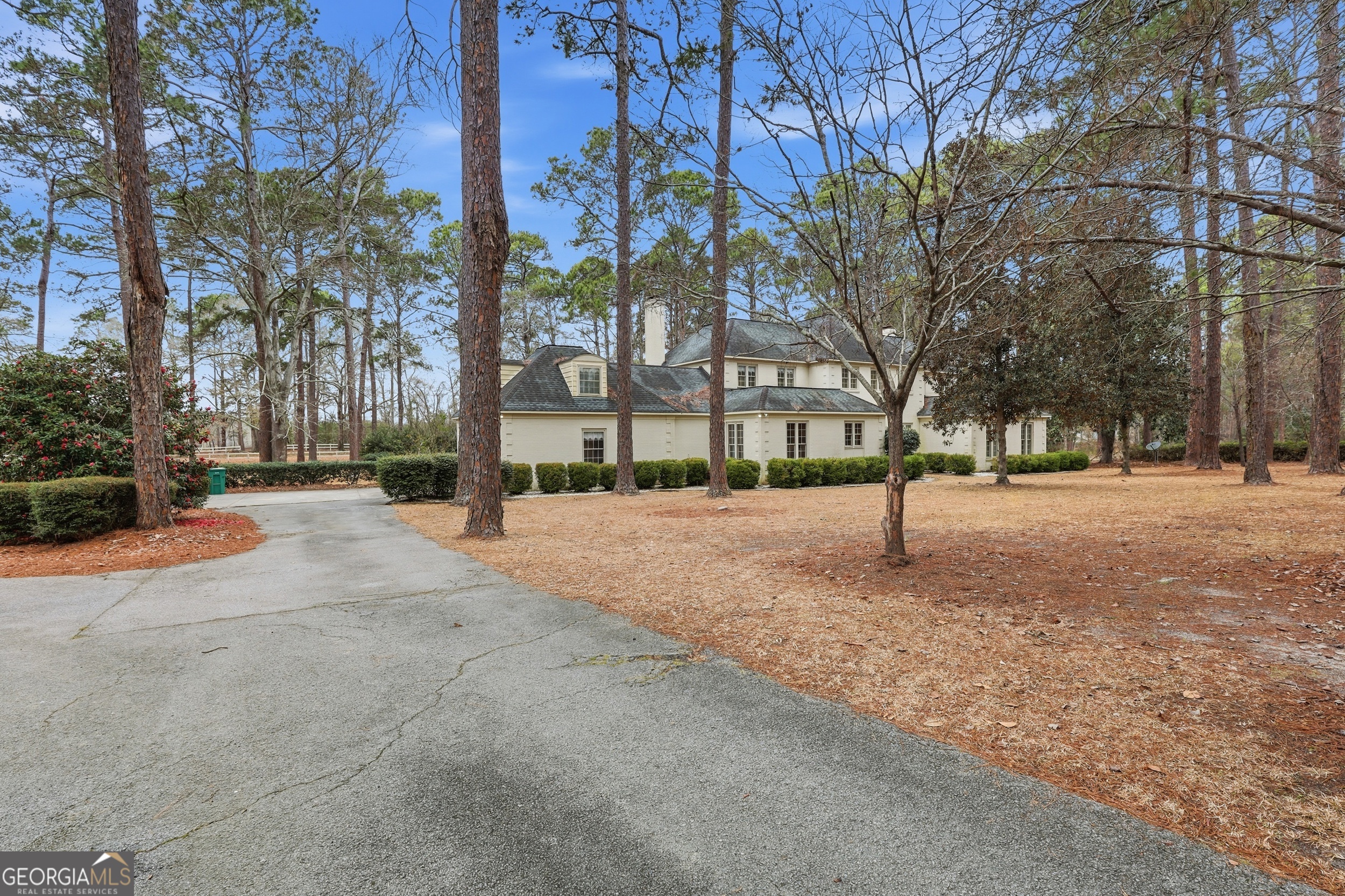 208 Timberline Road Property Photo 2