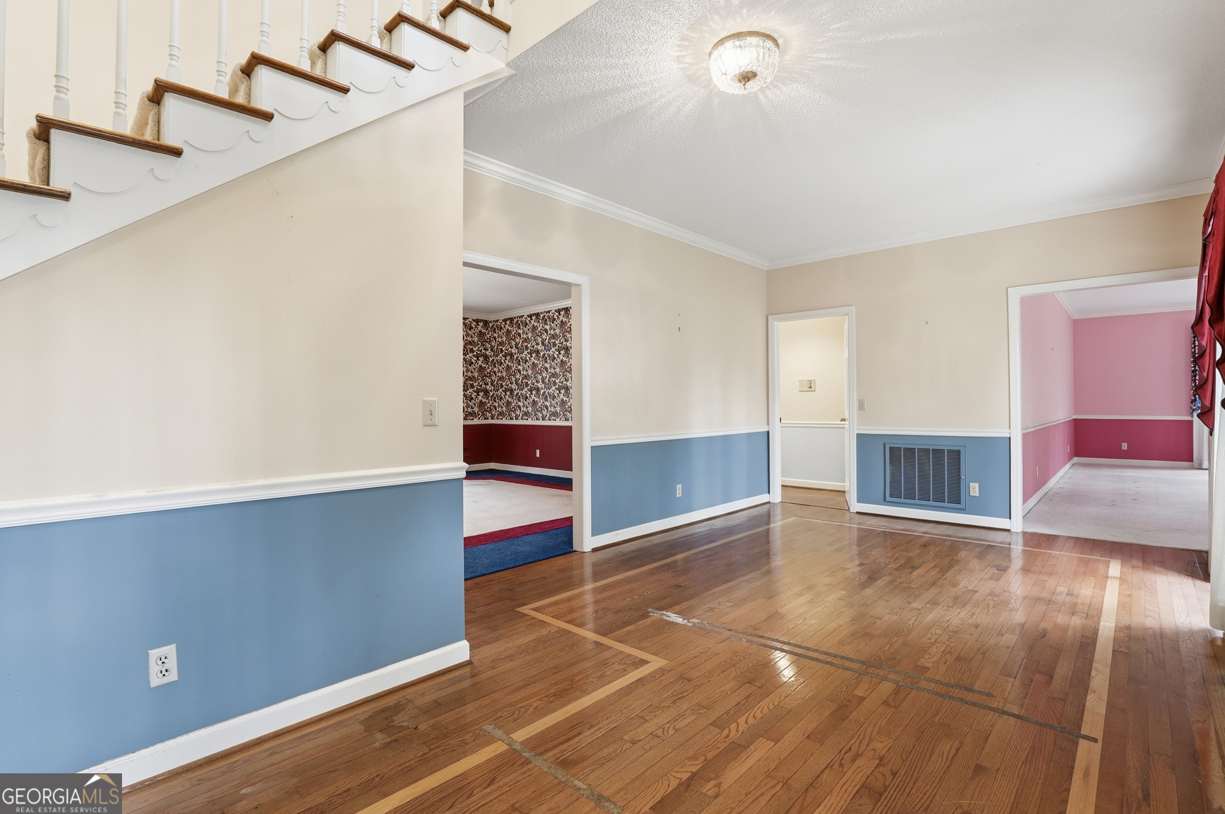 208 Timberline Road Property Photo 7