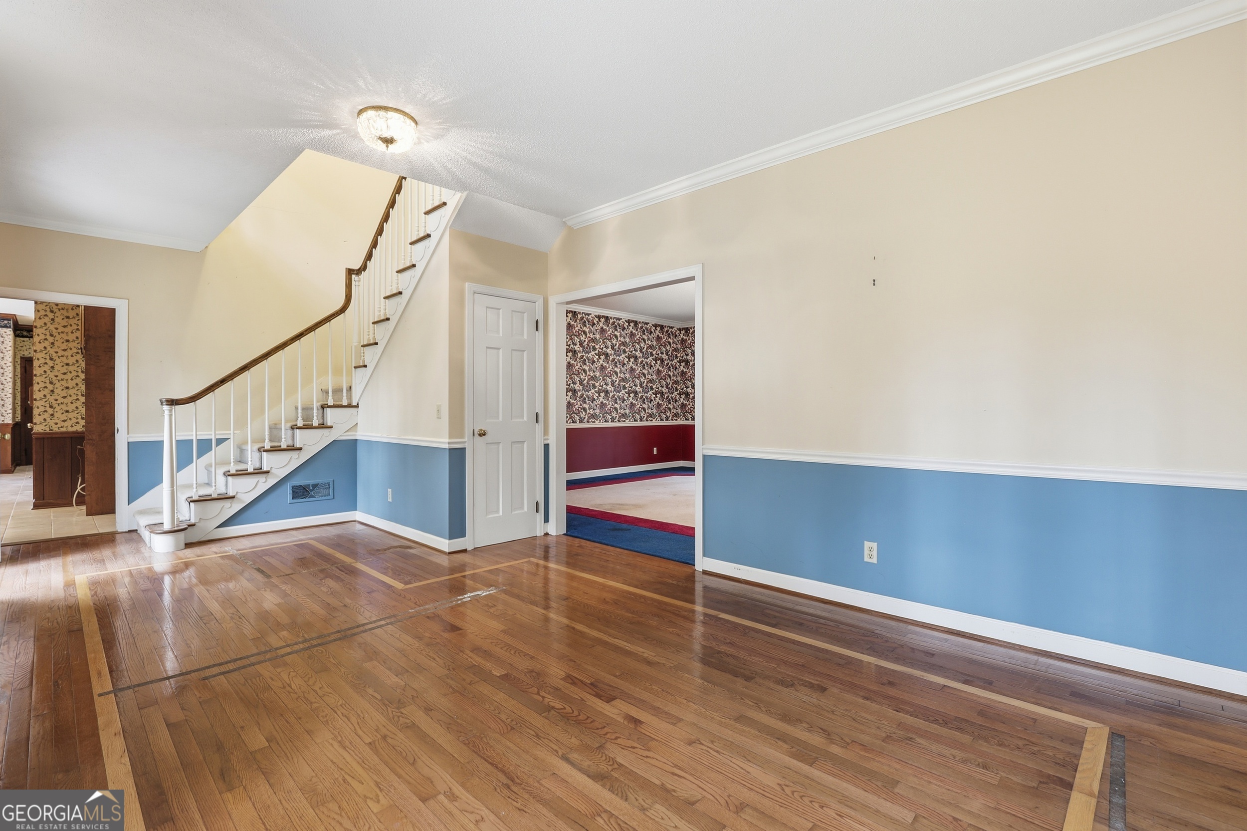 208 Timberline Road Property Photo 8