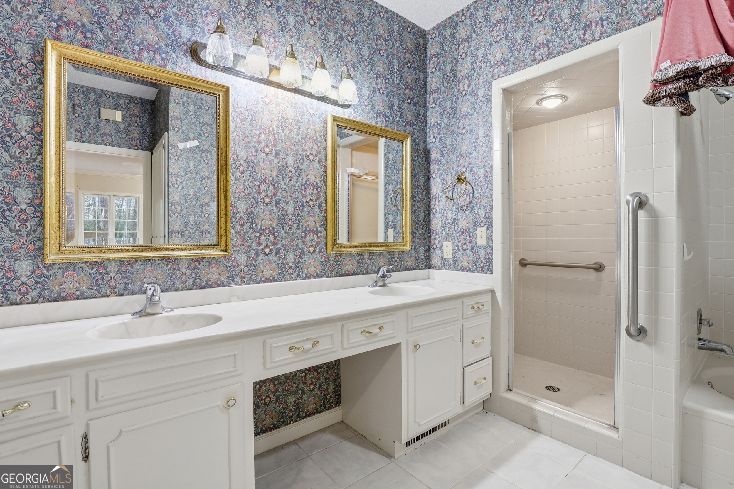 208 Timberline Road Property Photo 14