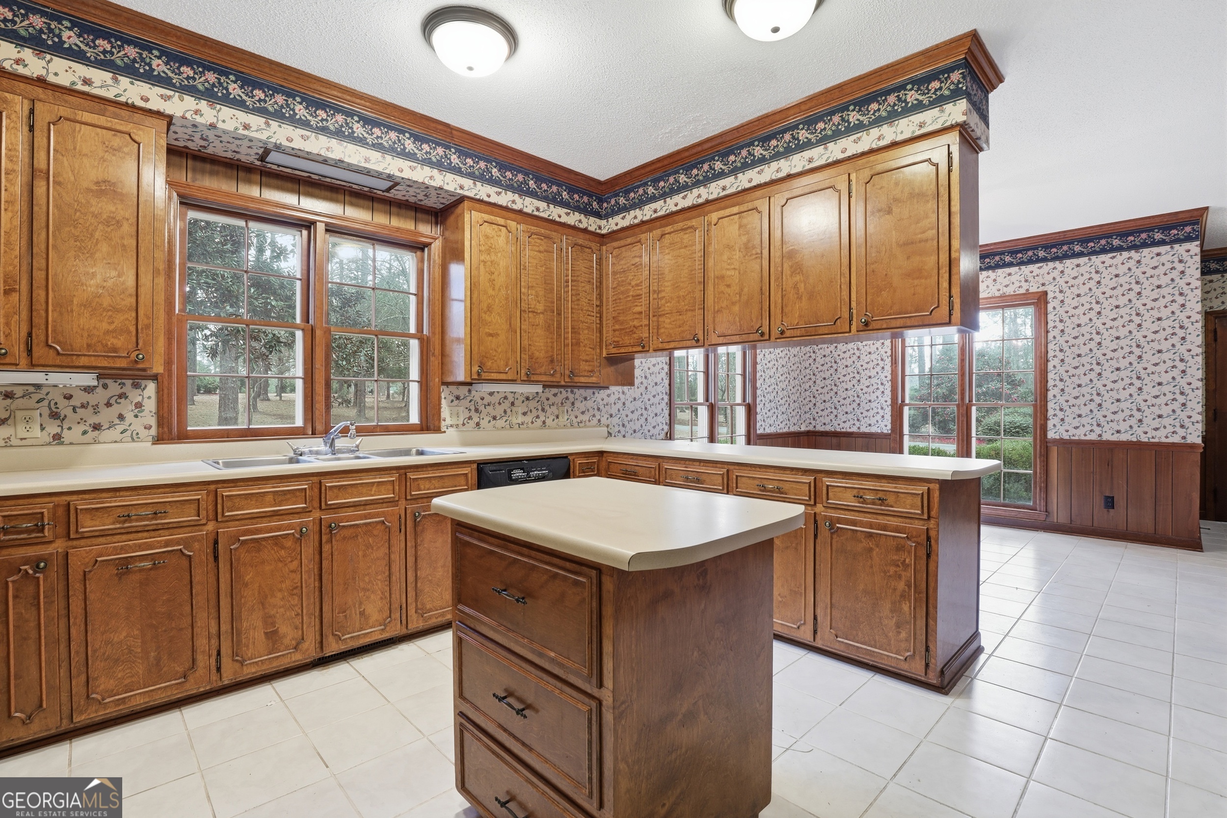 208 Timberline Road Property Photo 24