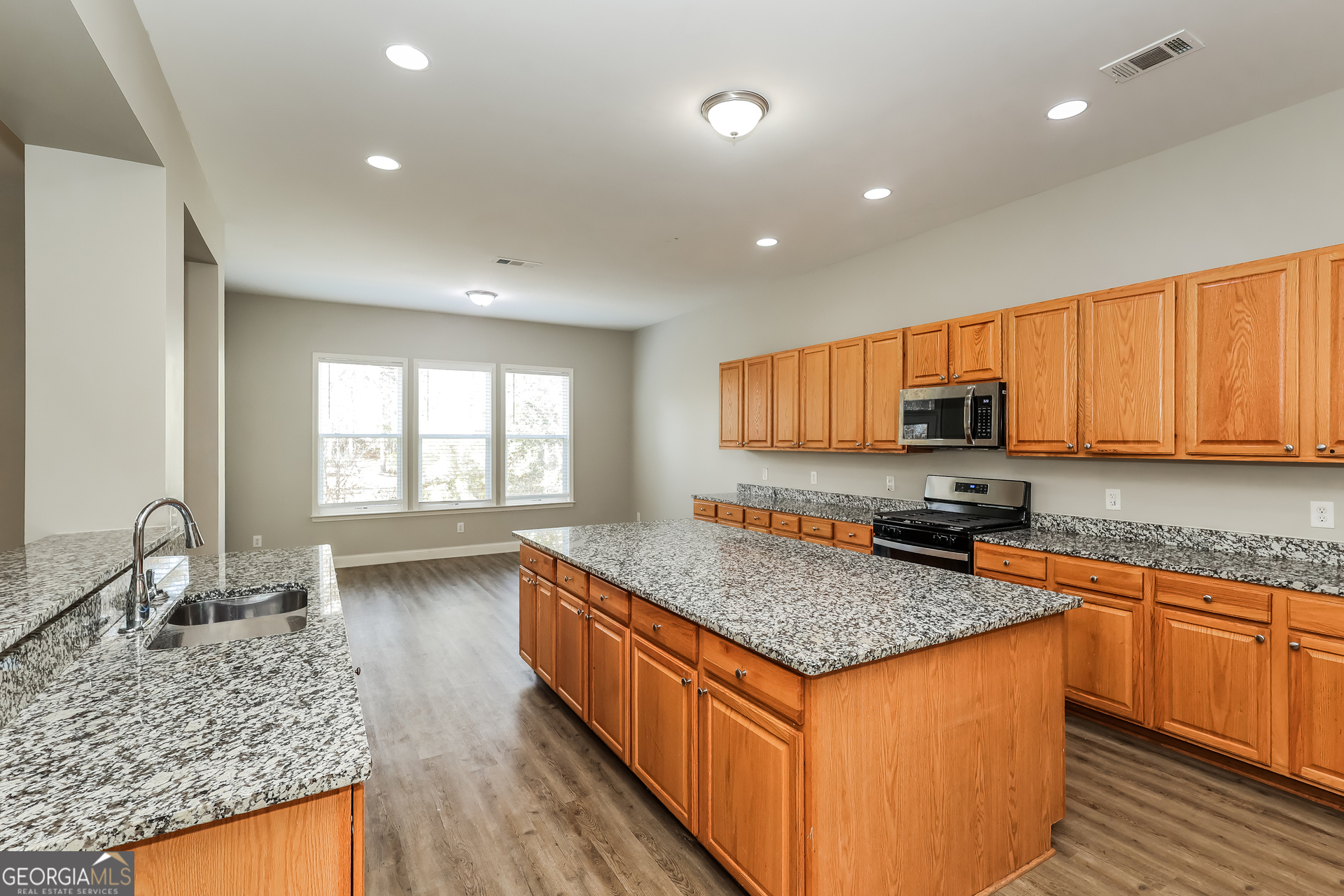 7461 Mistydawn Drive Property Photo 10