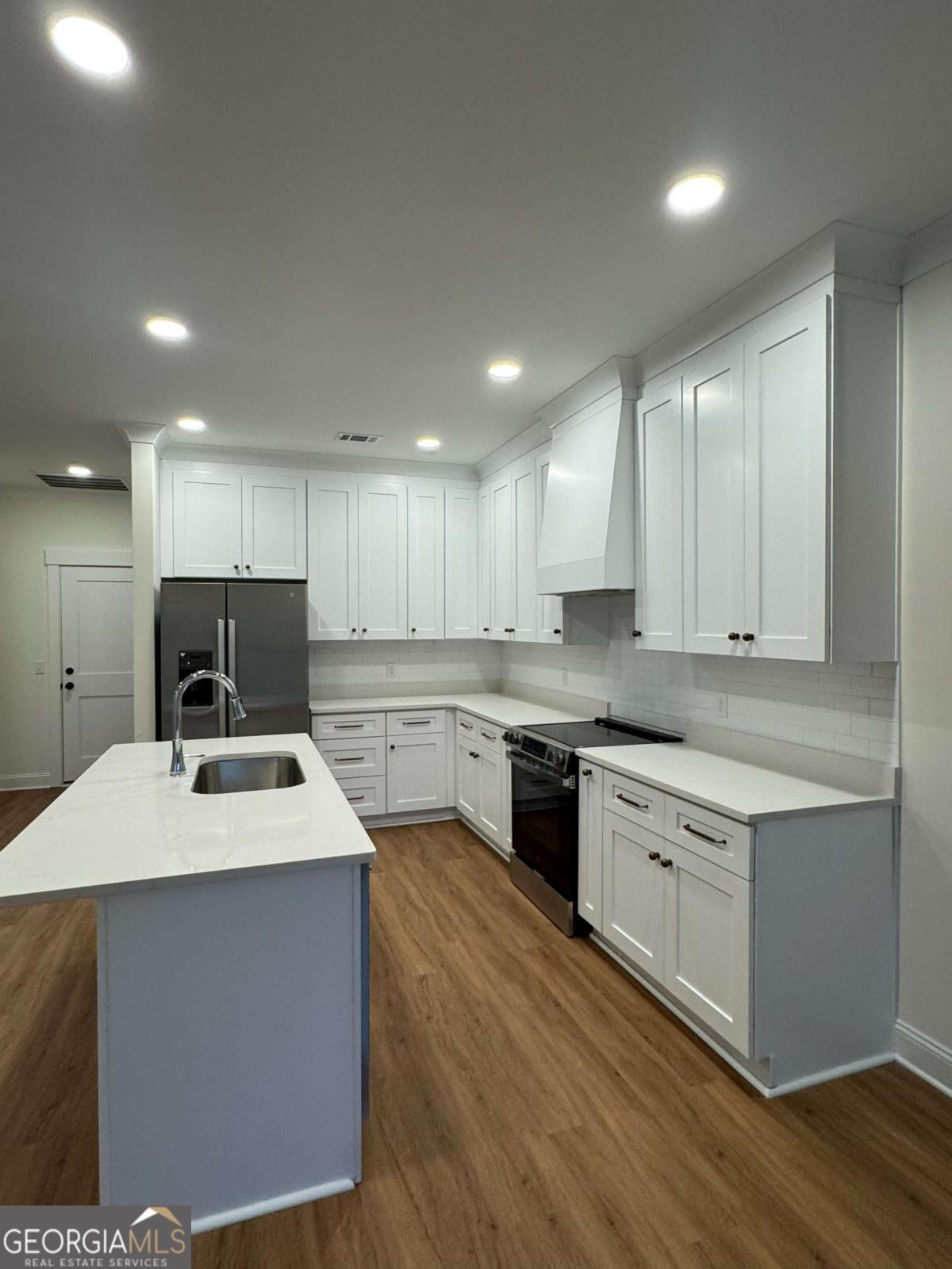 111 Longpoint Drive # B Property Photo 7