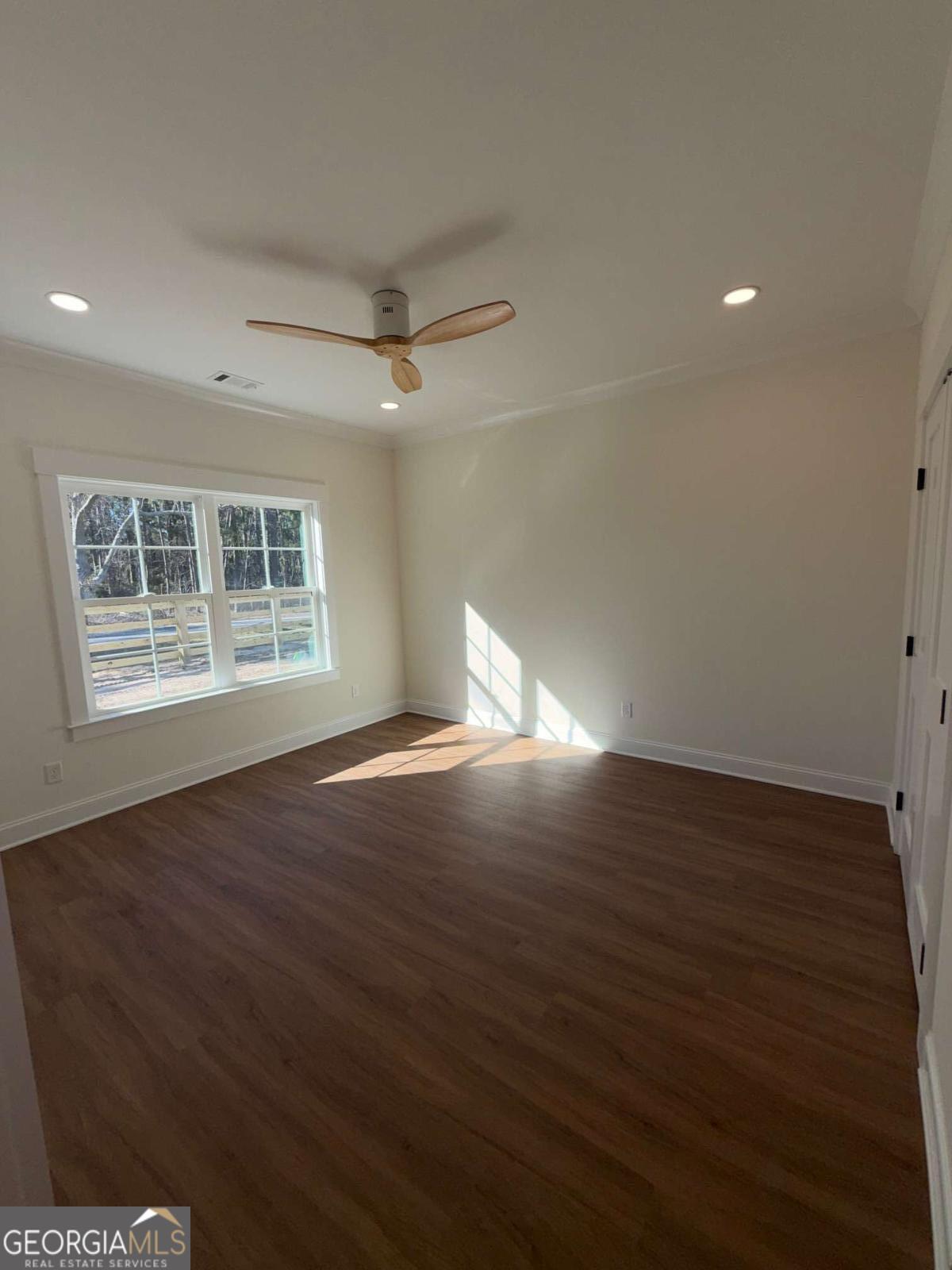 111 Longpoint Drive # B Property Photo 14