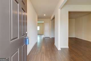 410 Winter Property Photo 4